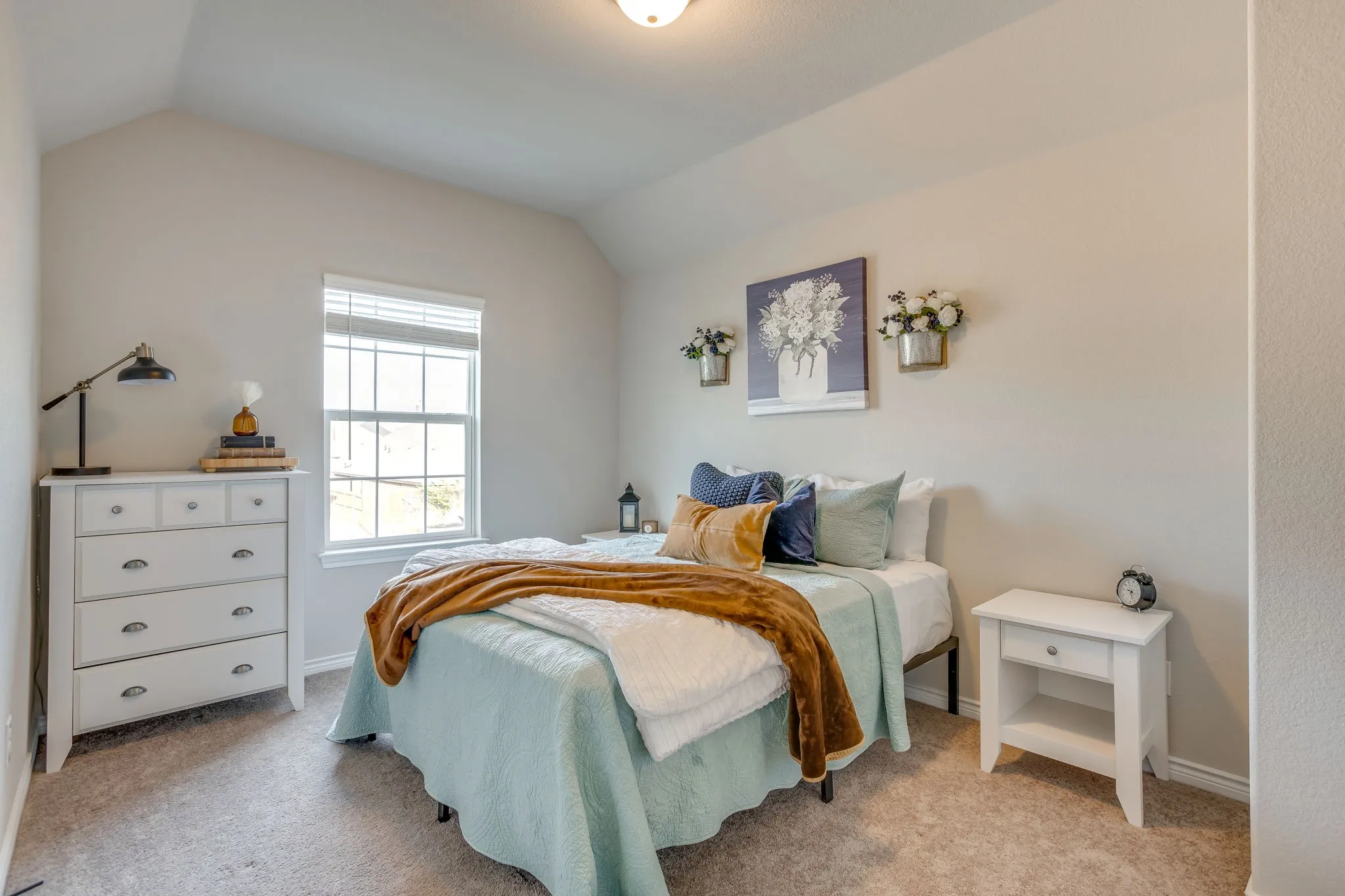 Single Family Residence For Rent in Johnson County , 117 Mockingbird Hill Drive, Joshua, Texas 76058, 4 Bedroom, 4 Bathroom, 2 Garage spaces, 3,168 Sqft, built in 2022, mls#21384161, Real Estate Agent in Joshua, Homes For Rent in Johnson county, Homes For Rent in Joshua, Realtor in Joshua Texas, Real Estate Brokerage Independent Realty Texas, Luminita Cordes Realtor