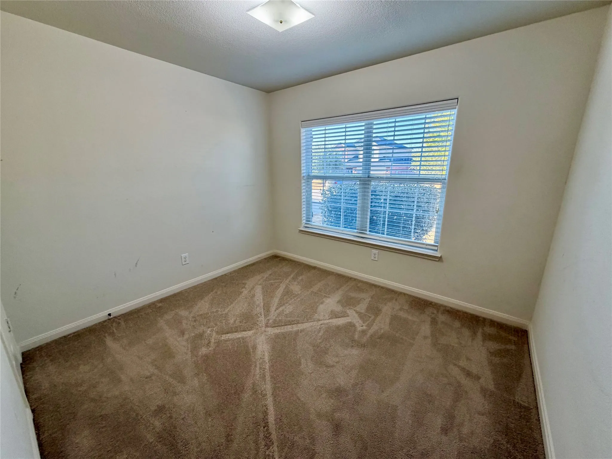 Single Family Residence For Sale in Wise County , 118 Chisholm Springs Court, Newark, Texas 76071, 3 Bedroom, 2 Bathroom, 2 Garage spaces, 1,330 Sqft, built in 2011, mls#21385078, Real Estate Agent in Newark, Homes For Sale in Wise county, Homes For Sale in Newark, Realtor in Newark Texas, Real Estate Brokerage Independent Realty Texas, Luminita Cordes Realtor