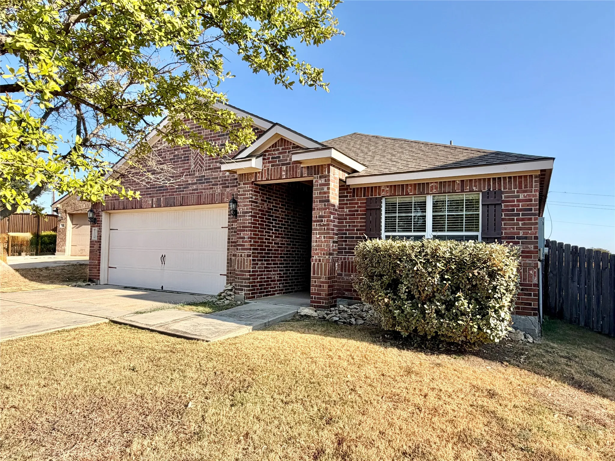 Single Family Residence For Sale in Wise County , 118 Chisholm Springs Court, Newark, Texas 76071, 3 Bedroom, 2 Bathroom, 2 Garage spaces, 1,330 Sqft, built in 2011, mls#21385078, Real Estate Agent in Newark, Homes For Sale in Wise county, Homes For Sale in Newark, Realtor in Newark Texas, Real Estate Brokerage Independent Realty Texas, Luminita Cordes Realtor