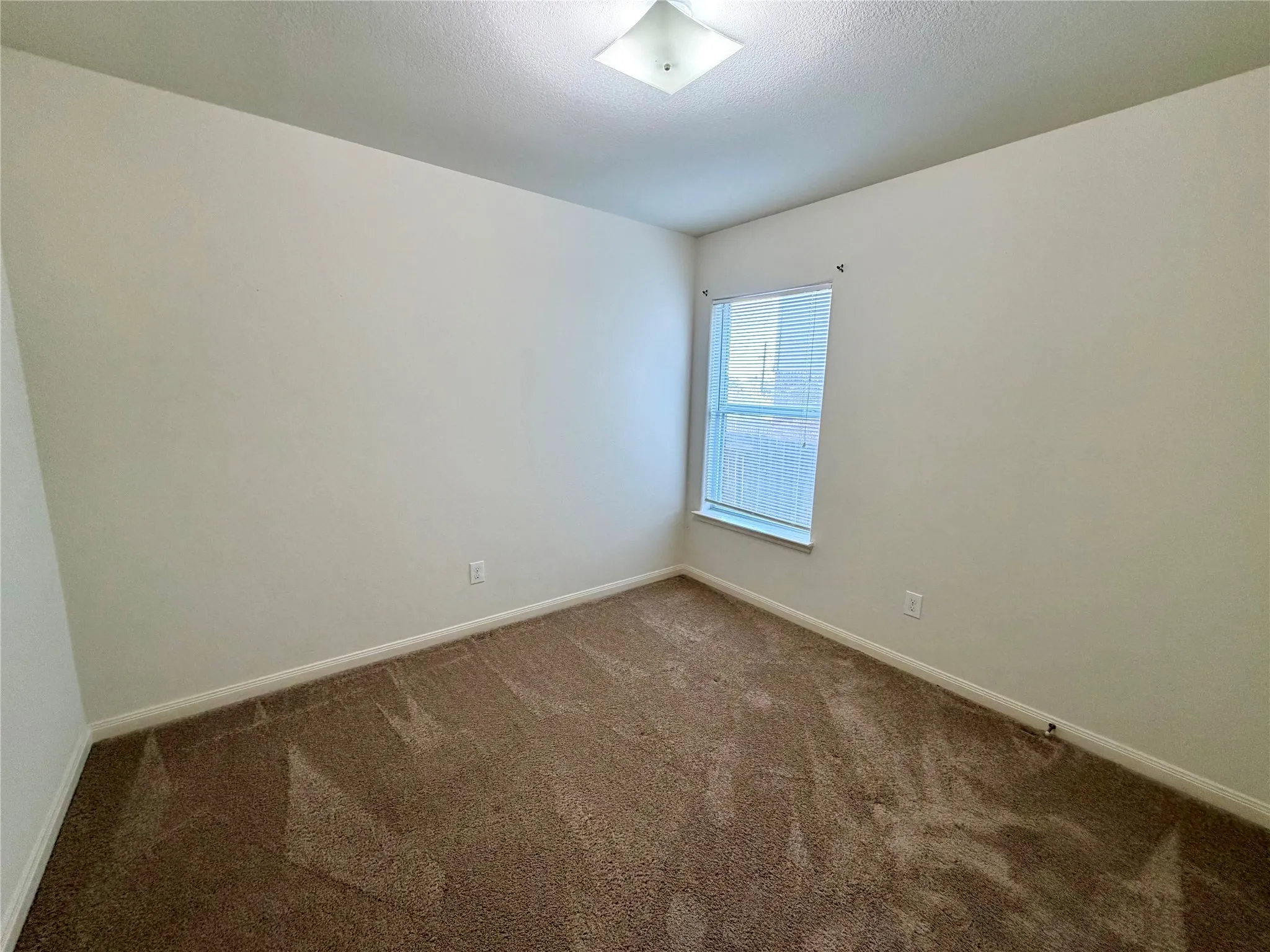 Single Family Residence For Sale in Wise County , 118 Chisholm Springs Court, Newark, Texas 76071, 3 Bedroom, 2 Bathroom, 2 Garage spaces, 1,330 Sqft, built in 2011, mls#21385078, Real Estate Agent in Newark, Homes For Sale in Wise county, Homes For Sale in Newark, Realtor in Newark Texas, Real Estate Brokerage Independent Realty Texas, Luminita Cordes Realtor