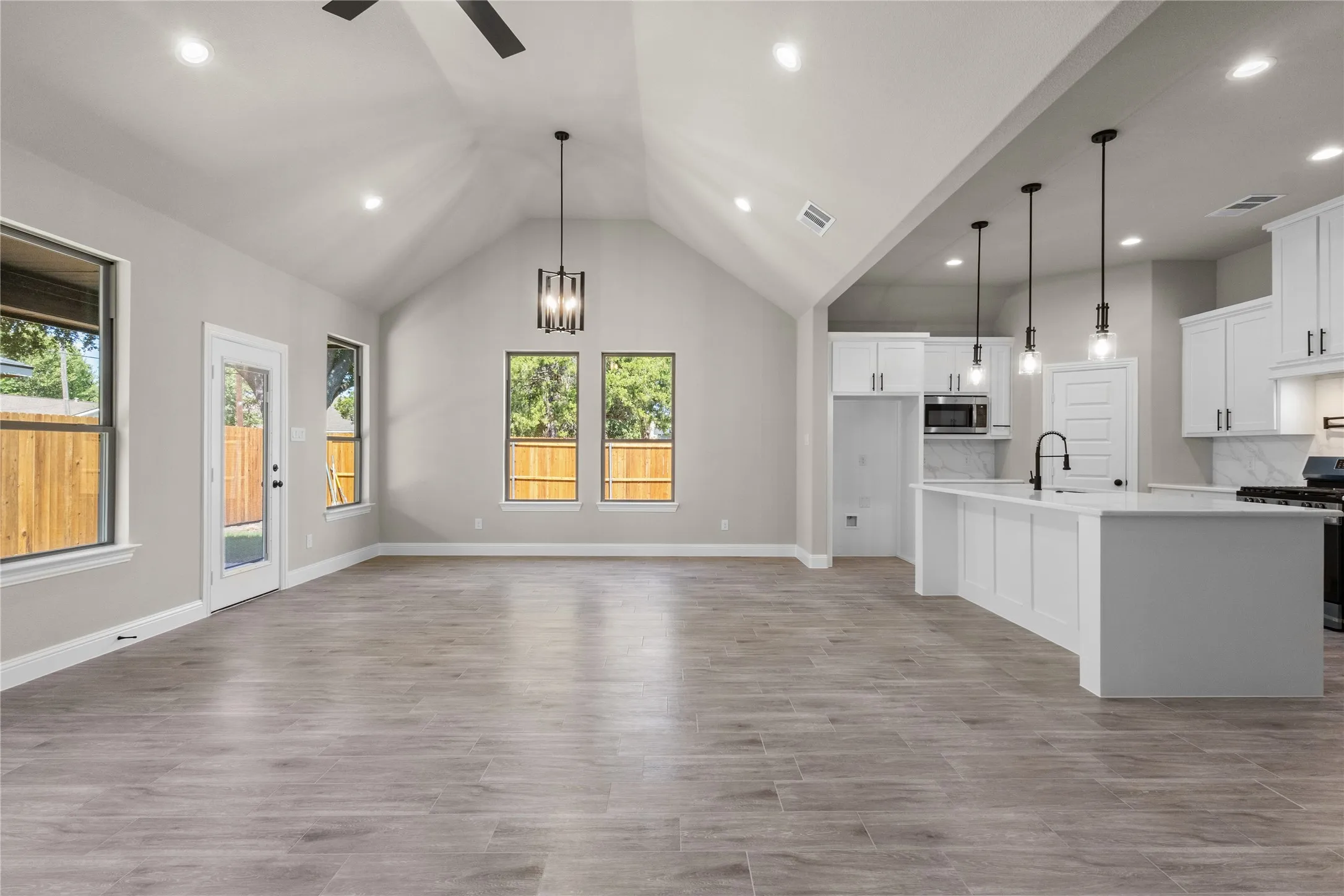 Single Family Residence For Sale in Navarro County , 502 S 14th St, Corsicana, Texas 75110, 4 Bedroom, 2 Bathroom, 2 Garage spaces, 2,001 Sqft, built in 2026, mls#21385035, Real Estate Agent in Corsicana, Homes For Sale in Navarro county, Homes For Sale in Corsicana, Realtor in Corsicana Texas, Real Estate Brokerage Independent Realty Texas, Luminita Cordes Realtor