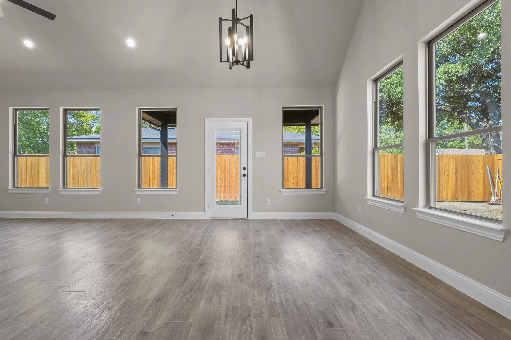 Single Family Residence For Sale in Navarro County , 502 S 14th St, Corsicana, Texas 75110, 4 Bedroom, 2 Bathroom, 2 Garage spaces, 2,001 Sqft, built in 2026, mls#21385035, Real Estate Agent in Corsicana, Homes For Sale in Navarro county, Homes For Sale in Corsicana, Realtor in Corsicana Texas, Real Estate Brokerage Independent Realty Texas, Luminita Cordes Realtor