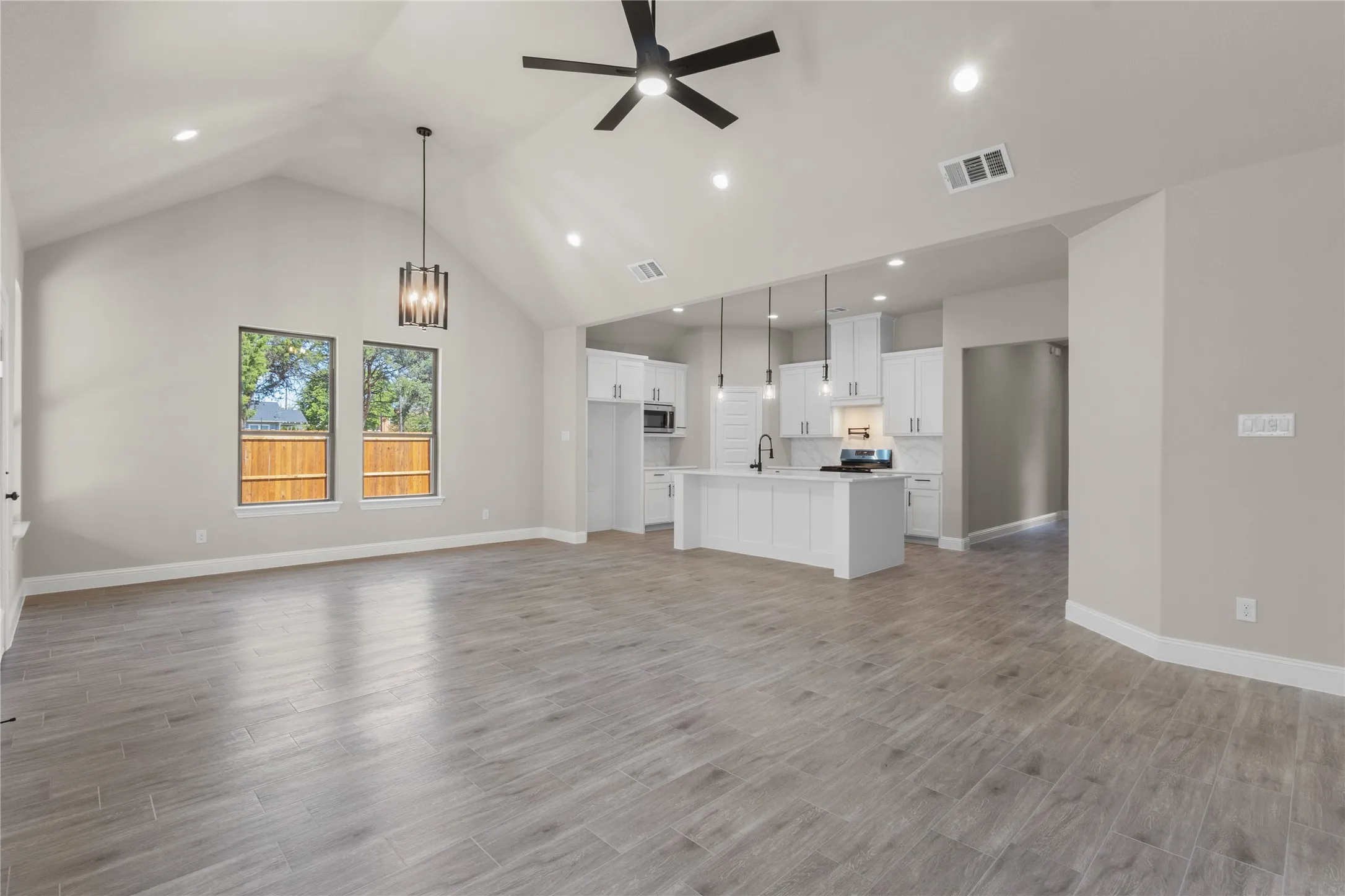 Single Family Residence For Sale in Navarro County , 502 S 14th St, Corsicana, Texas 75110, 4 Bedroom, 2 Bathroom, 2 Garage spaces, 2,001 Sqft, built in 2026, mls#21385035, Real Estate Agent in Corsicana, Homes For Sale in Navarro county, Homes For Sale in Corsicana, Realtor in Corsicana Texas, Real Estate Brokerage Independent Realty Texas, Luminita Cordes Realtor