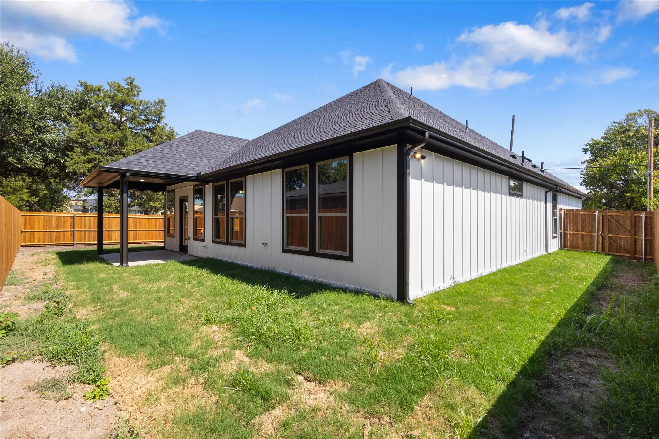 Single Family Residence For Sale in Navarro County , 502 S 14th St, Corsicana, Texas 75110, 4 Bedroom, 2 Bathroom, 2 Garage spaces, 2,001 Sqft, built in 2026, mls#21385035, Real Estate Agent in Corsicana, Homes For Sale in Navarro county, Homes For Sale in Corsicana, Realtor in Corsicana Texas, Real Estate Brokerage Independent Realty Texas, Luminita Cordes Realtor