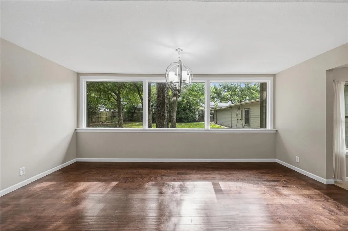Single Family Residence For Rent in Tarrant County , 401 N Bailey Avenue, Fort Worth, Texas 76107, 4 Bedroom, 3 Bathroom, Garage spaces, 3,633 Sqft, built in 1946, mls#21382573, Real Estate Agent in Fort Worth, Homes For Rent in Tarrant county, Homes For Rent in Fort Worth, Realtor in Fort Worth Texas, Real Estate Brokerage Independent Realty Texas, Luminita Cordes Realtor