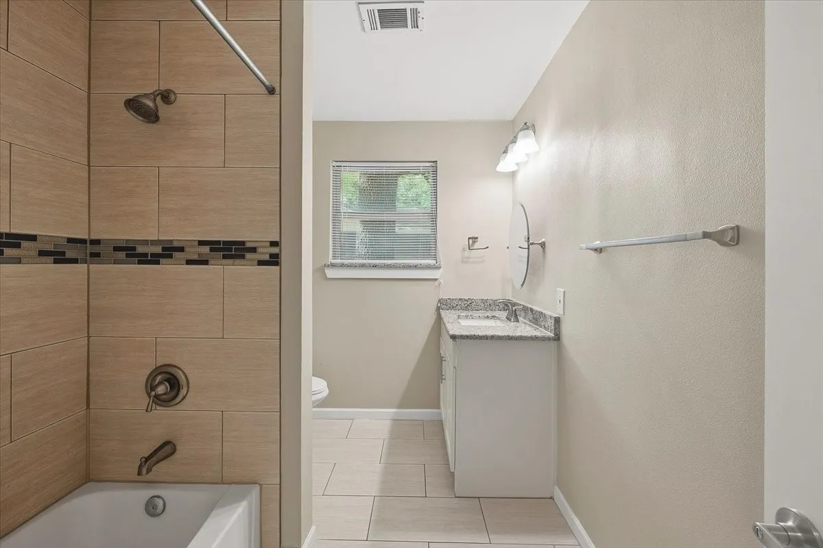 Single Family Residence For Rent in Tarrant County , 401 N Bailey Avenue, Fort Worth, Texas 76107, 4 Bedroom, 3 Bathroom, Garage spaces, 3,633 Sqft, built in 1946, mls#21382573, Real Estate Agent in Fort Worth, Homes For Rent in Tarrant county, Homes For Rent in Fort Worth, Realtor in Fort Worth Texas, Real Estate Brokerage Independent Realty Texas, Luminita Cordes Realtor