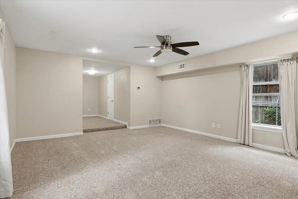 Single Family Residence For Rent in Tarrant County , 401 N Bailey Avenue, Fort Worth, Texas 76107, 4 Bedroom, 3 Bathroom, Garage spaces, 3,633 Sqft, built in 1946, mls#21382573, Real Estate Agent in Fort Worth, Homes For Rent in Tarrant county, Homes For Rent in Fort Worth, Realtor in Fort Worth Texas, Real Estate Brokerage Independent Realty Texas, Luminita Cordes Realtor