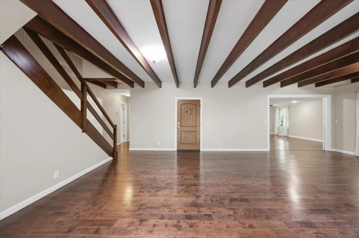 Single Family Residence For Rent in Tarrant County , 401 N Bailey Avenue, Fort Worth, Texas 76107, 4 Bedroom, 3 Bathroom, Garage spaces, 3,633 Sqft, built in 1946, mls#21382573, Real Estate Agent in Fort Worth, Homes For Rent in Tarrant county, Homes For Rent in Fort Worth, Realtor in Fort Worth Texas, Real Estate Brokerage Independent Realty Texas, Luminita Cordes Realtor