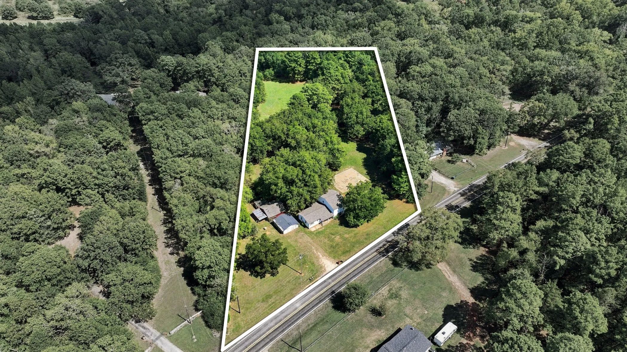 Single Family Residence For Sale in Anderson County , 3357 E Fm 323, Palestine, Texas 75801, 4 Bedroom, 2 Bathroom, Garage spaces, 2,430 Sqft, built in 1975, mls#21384775, Real Estate Agent in Palestine, Homes For Sale in Anderson county, Homes For Sale in Palestine, Realtor in Palestine Texas, Real Estate Brokerage Independent Realty Texas, Luminita Cordes Realtor