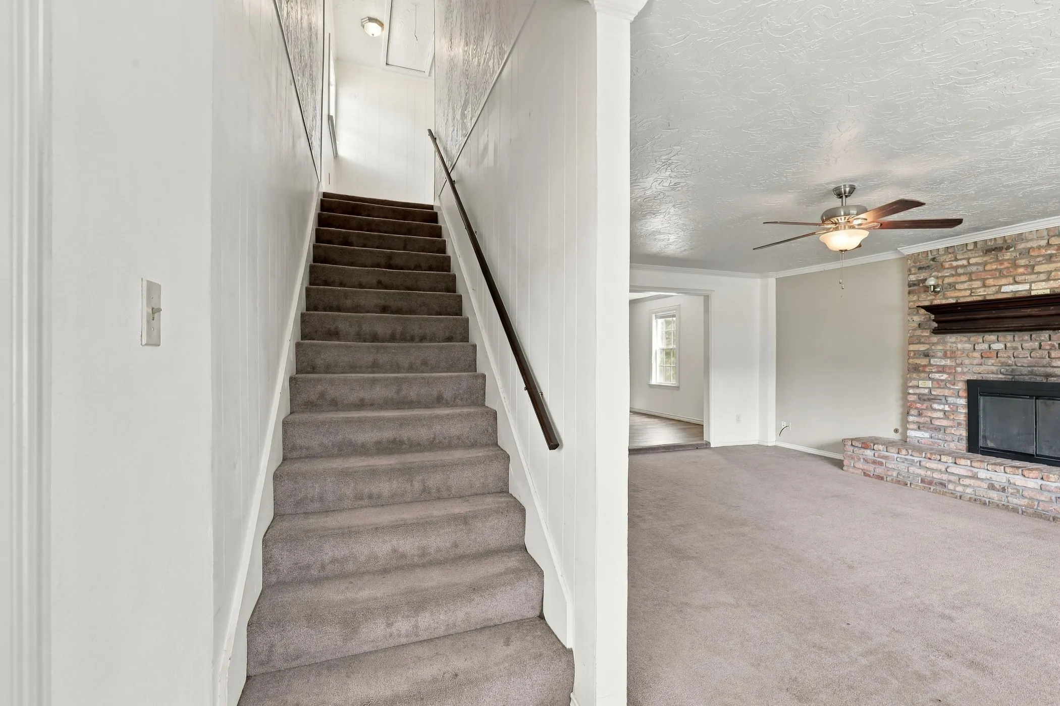 Single Family Residence For Sale in Anderson County , 3357 E Fm 323, Palestine, Texas 75801, 4 Bedroom, 2 Bathroom, Garage spaces, 2,430 Sqft, built in 1975, mls#21384775, Real Estate Agent in Palestine, Homes For Sale in Anderson county, Homes For Sale in Palestine, Realtor in Palestine Texas, Real Estate Brokerage Independent Realty Texas, Luminita Cordes Realtor