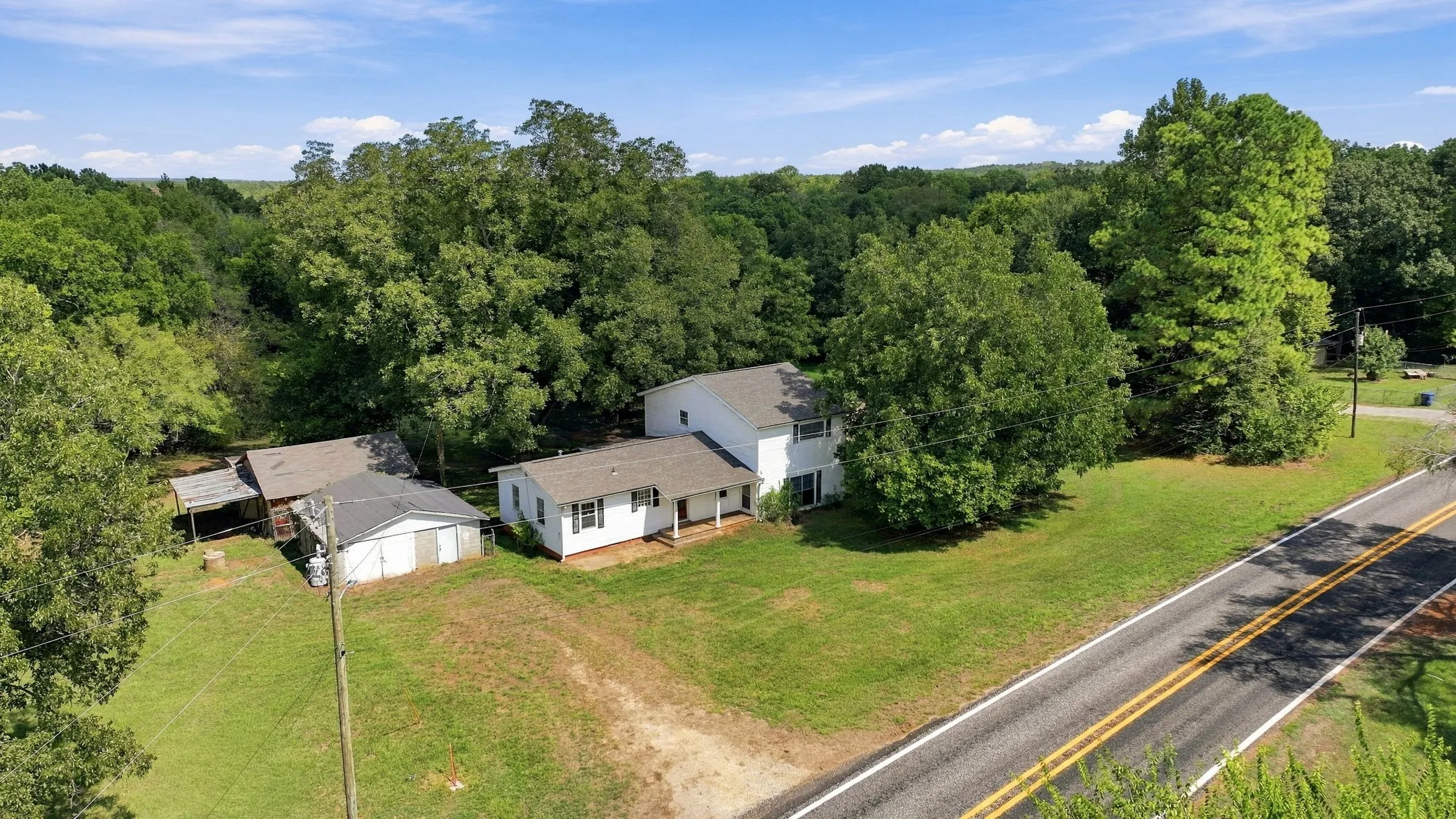 Single Family Residence For Sale in Anderson County , 3357 E Fm 323, Palestine, Texas 75801, 4 Bedroom, 2 Bathroom, Garage spaces, 2,430 Sqft, built in 1975, mls#21384775, Real Estate Agent in Palestine, Homes For Sale in Anderson county, Homes For Sale in Palestine, Realtor in Palestine Texas, Real Estate Brokerage Independent Realty Texas, Luminita Cordes Realtor
