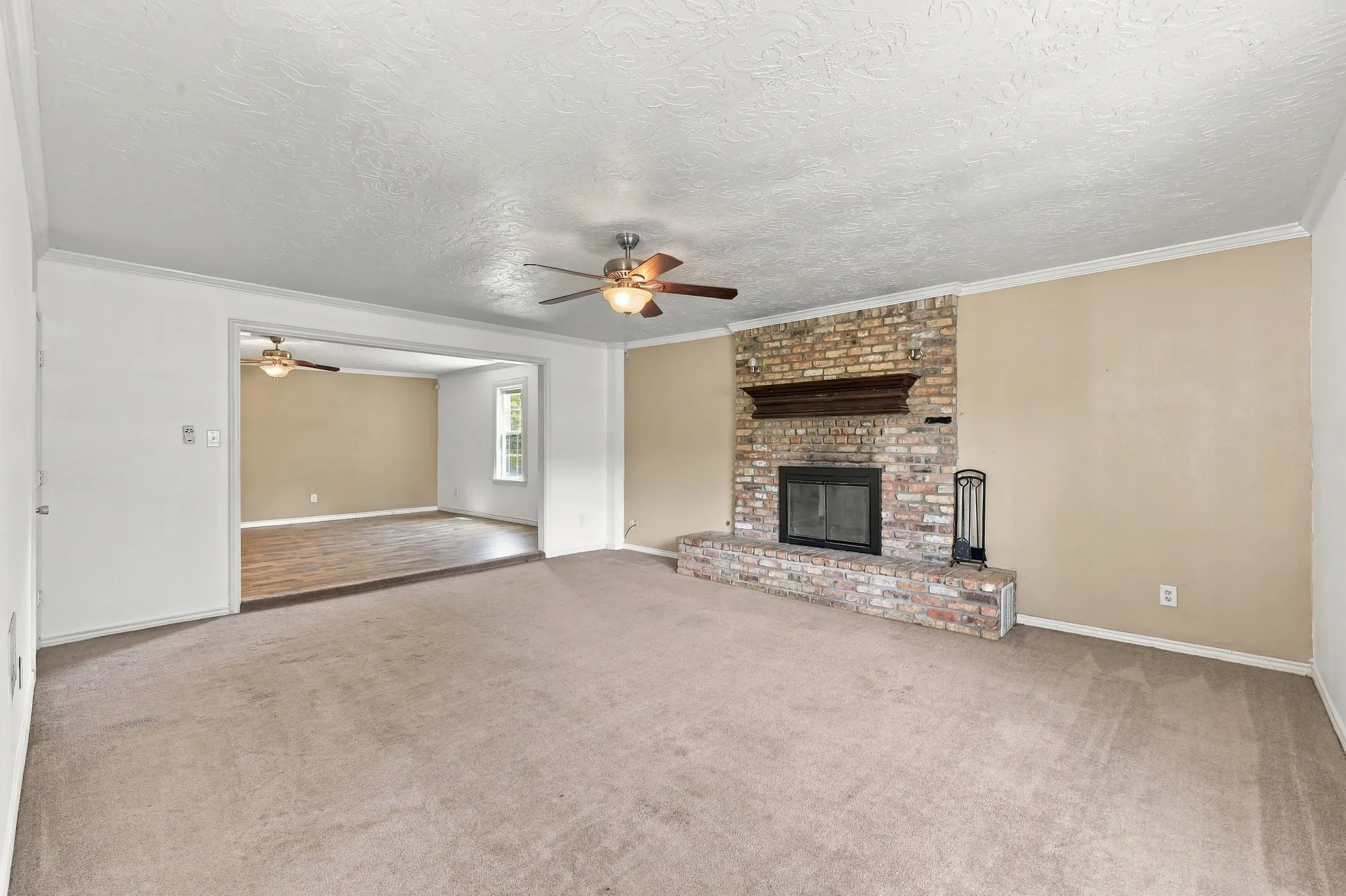 Single Family Residence For Sale in Anderson County , 3357 E Fm 323, Palestine, Texas 75801, 4 Bedroom, 2 Bathroom, Garage spaces, 2,430 Sqft, built in 1975, mls#21384775, Real Estate Agent in Palestine, Homes For Sale in Anderson county, Homes For Sale in Palestine, Realtor in Palestine Texas, Real Estate Brokerage Independent Realty Texas, Luminita Cordes Realtor