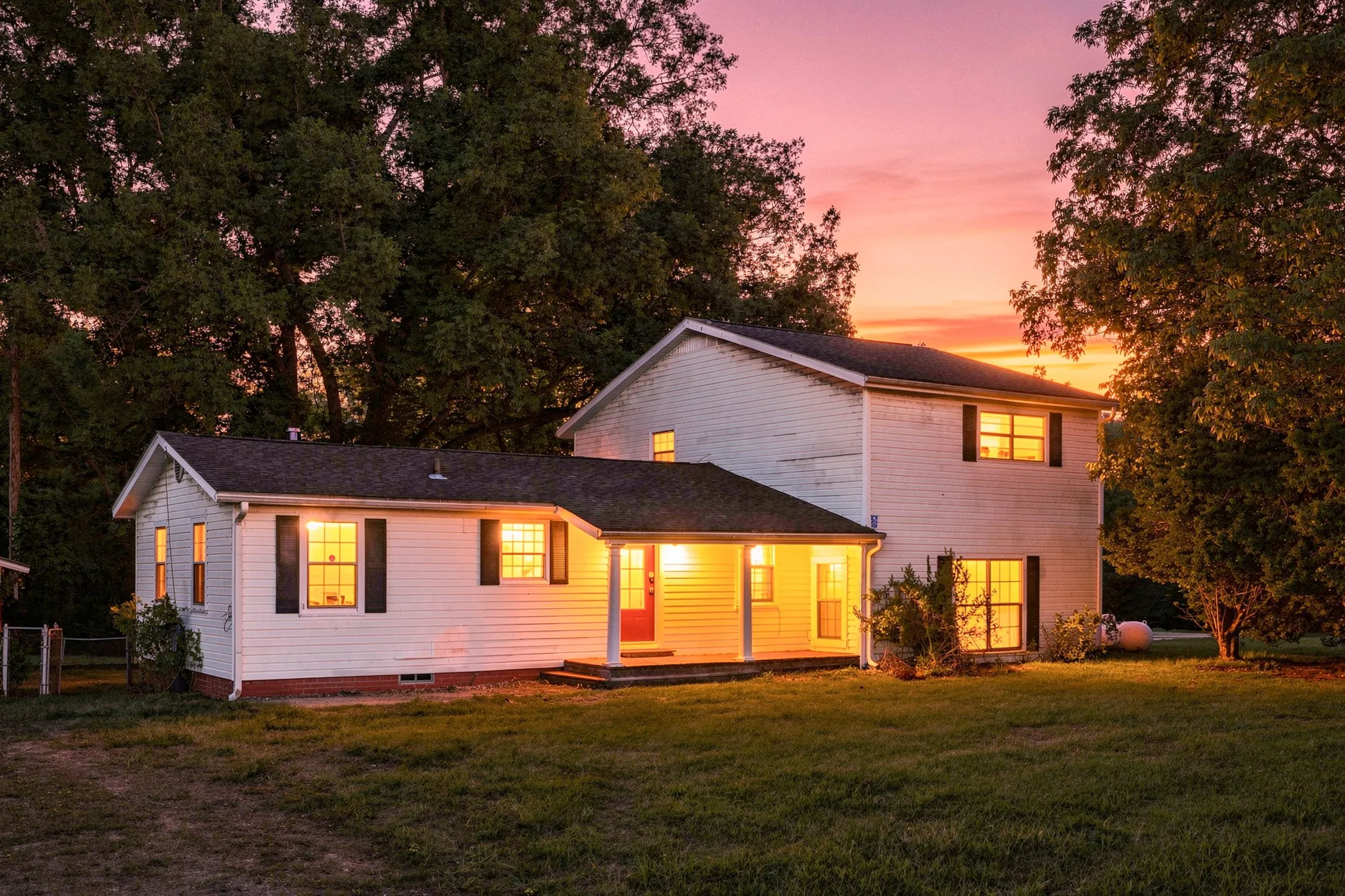 Single Family Residence For Sale in Anderson County , 3357 E Fm 323, Palestine, Texas 75801, 4 Bedroom, 2 Bathroom, Garage spaces, 2,430 Sqft, built in 1975, mls#21384775, Real Estate Agent in Palestine, Homes For Sale in Anderson county, Homes For Sale in Palestine, Realtor in Palestine Texas, Real Estate Brokerage Independent Realty Texas, Luminita Cordes Realtor