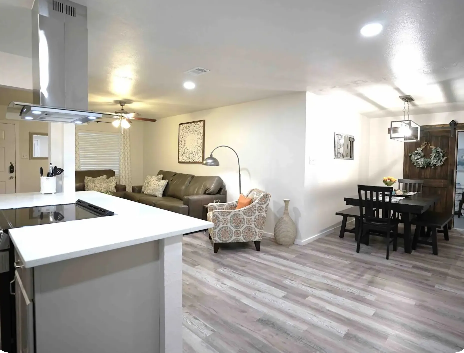 Single Family Residence For Rent in Tarrant County , 610 Jones Street, Euless, Texas 76040, 3 Bedroom, 2 Bathroom, 2 Garage spaces, 1,188 Sqft, built in 1961, mls#21385123, Real Estate Agent in Euless, Homes For Rent in Tarrant county, Homes For Rent in Euless, Realtor in Euless Texas, Real Estate Brokerage Independent Realty Texas, Luminita Cordes Realtor