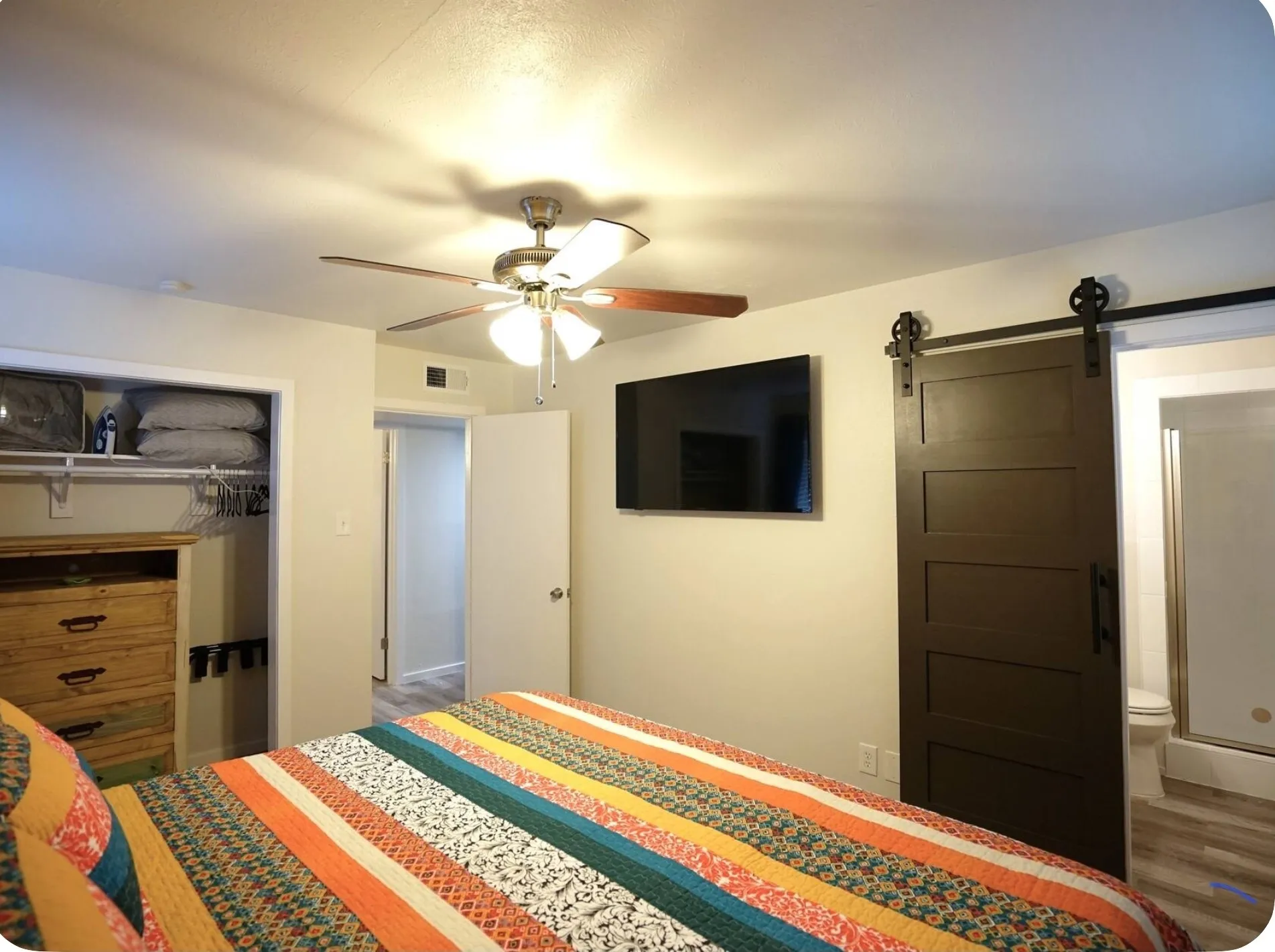 Single Family Residence For Rent in Tarrant County , 610 Jones Street, Euless, Texas 76040, 3 Bedroom, 2 Bathroom, 2 Garage spaces, 1,188 Sqft, built in 1961, mls#21385123, Real Estate Agent in Euless, Homes For Rent in Tarrant county, Homes For Rent in Euless, Realtor in Euless Texas, Real Estate Brokerage Independent Realty Texas, Luminita Cordes Realtor
