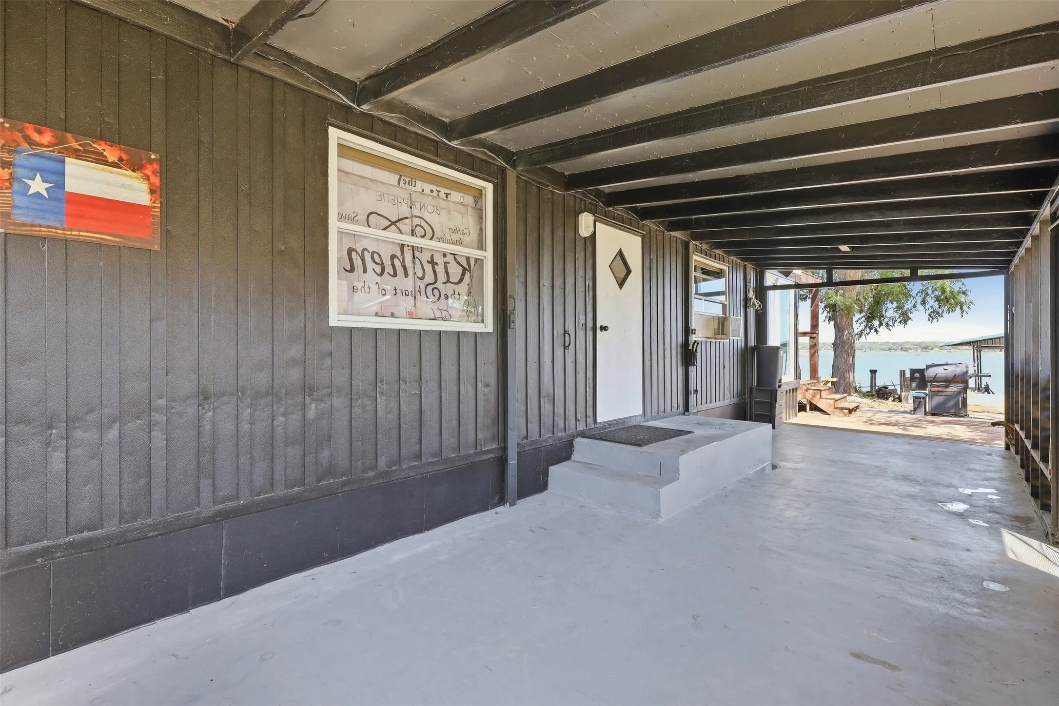 Manufactured Home For Sale in Hood County , 3613 Pecan Grove Court, Granbury, Texas 76048, 1 Bedroom, 1 Bathroom, 2 Garage spaces, 672 Sqft, built in 1970, mls#21385125, Real Estate Agent in Granbury, Homes For Sale in Hood county, Homes For Sale in Granbury, Realtor in Granbury Texas, Real Estate Brokerage Independent Realty Texas, Luminita Cordes Realtor