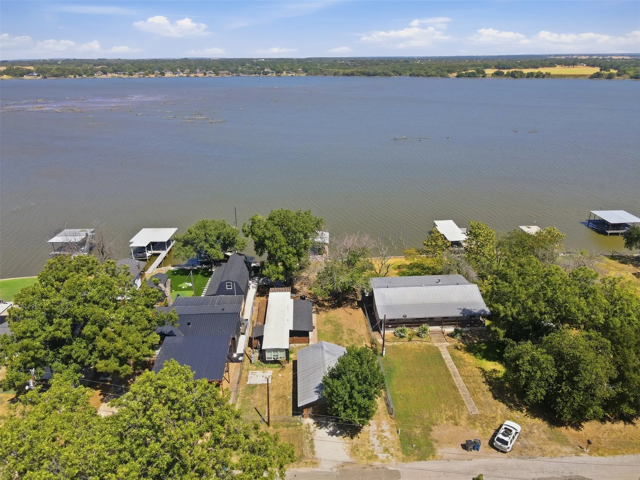 Manufactured Home For Sale in Hood County , 3613 Pecan Grove Court, Granbury, Texas 76048, 1 Bedroom, 1 Bathroom, 2 Garage spaces, 672 Sqft, built in 1970, mls#21385125, Real Estate Agent in Granbury, Homes For Sale in Hood county, Homes For Sale in Granbury, Realtor in Granbury Texas, Real Estate Brokerage Independent Realty Texas, Luminita Cordes Realtor