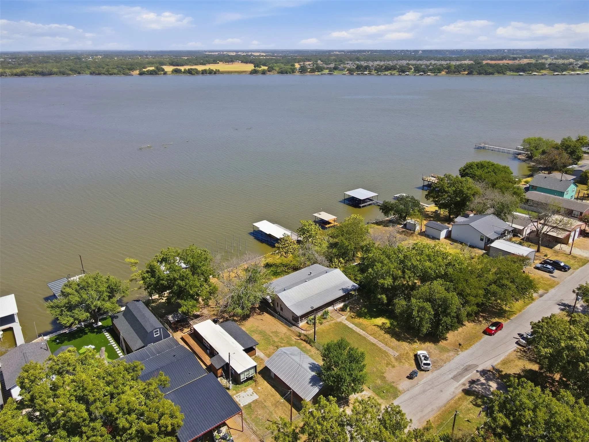 Manufactured Home For Sale in Hood County , 3613 Pecan Grove Court, Granbury, Texas 76048, 1 Bedroom, 1 Bathroom, 2 Garage spaces, 672 Sqft, built in 1970, mls#21385125, Real Estate Agent in Granbury, Homes For Sale in Hood county, Homes For Sale in Granbury, Realtor in Granbury Texas, Real Estate Brokerage Independent Realty Texas, Luminita Cordes Realtor