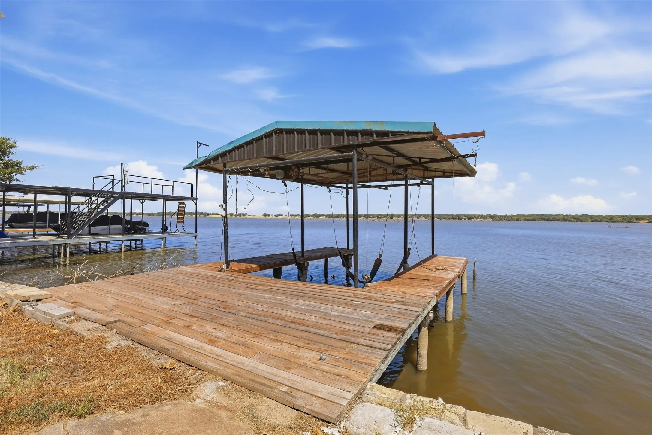 Manufactured Home For Sale in Hood County , 3613 Pecan Grove Court, Granbury, Texas 76048, 1 Bedroom, 1 Bathroom, 2 Garage spaces, 672 Sqft, built in 1970, mls#21385125, Real Estate Agent in Granbury, Homes For Sale in Hood county, Homes For Sale in Granbury, Realtor in Granbury Texas, Real Estate Brokerage Independent Realty Texas, Luminita Cordes Realtor