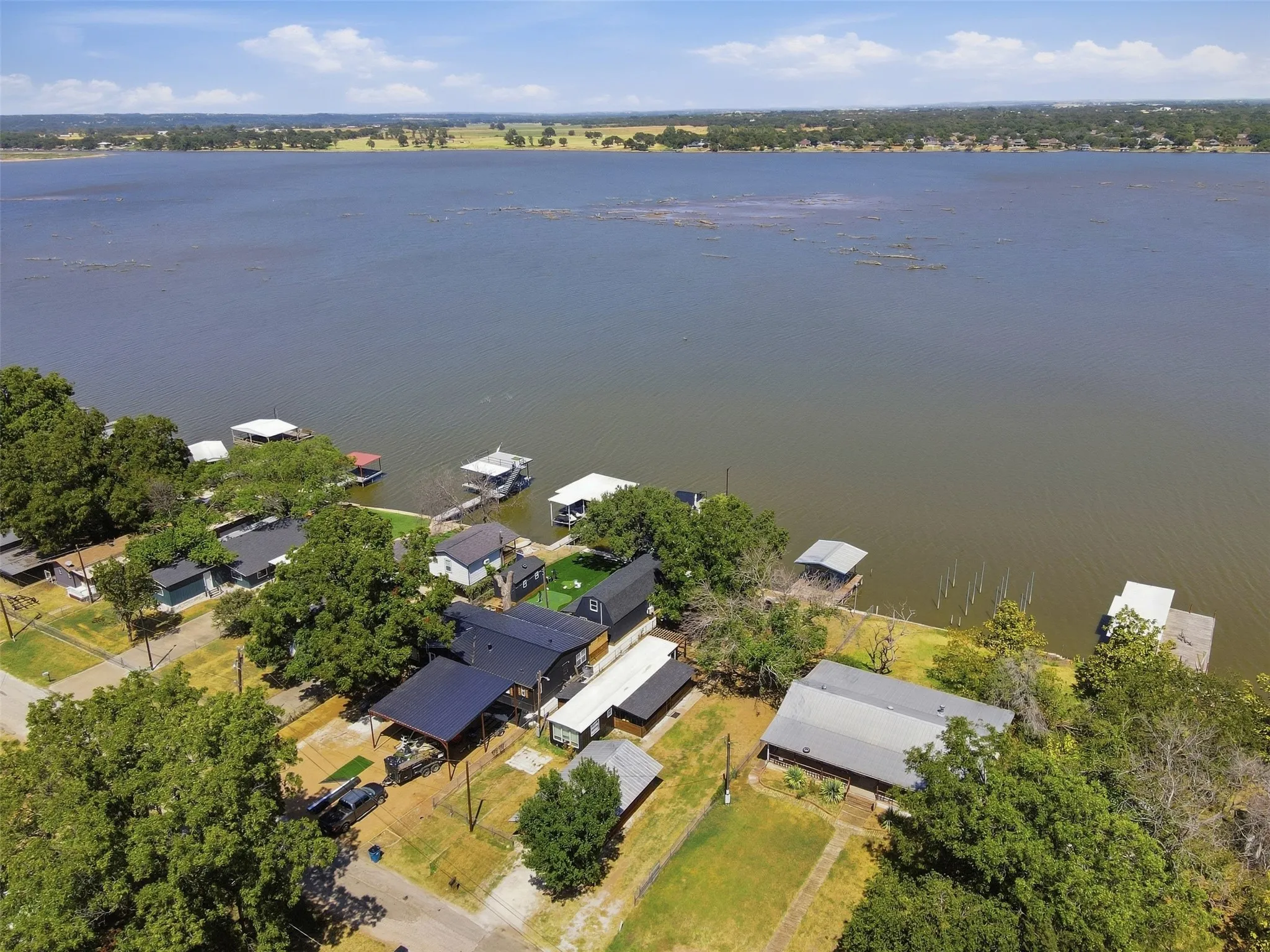 Manufactured Home For Sale in Hood County , 3613 Pecan Grove Court, Granbury, Texas 76048, 1 Bedroom, 1 Bathroom, 2 Garage spaces, 672 Sqft, built in 1970, mls#21385125, Real Estate Agent in Granbury, Homes For Sale in Hood county, Homes For Sale in Granbury, Realtor in Granbury Texas, Real Estate Brokerage Independent Realty Texas, Luminita Cordes Realtor