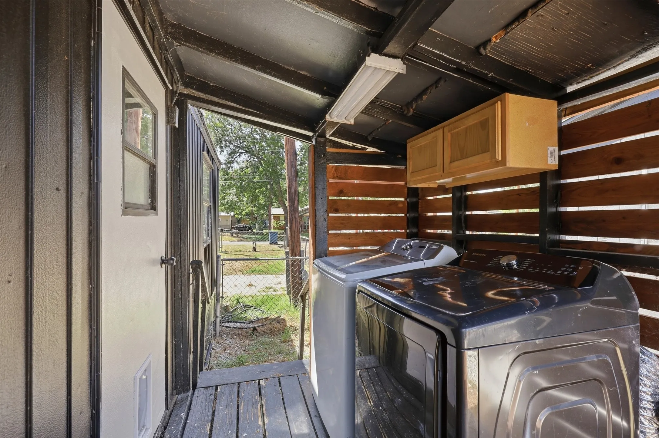 Manufactured Home For Sale in Hood County , 3613 Pecan Grove Court, Granbury, Texas 76048, 1 Bedroom, 1 Bathroom, 2 Garage spaces, 672 Sqft, built in 1970, mls#21385125, Real Estate Agent in Granbury, Homes For Sale in Hood county, Homes For Sale in Granbury, Realtor in Granbury Texas, Real Estate Brokerage Independent Realty Texas, Luminita Cordes Realtor