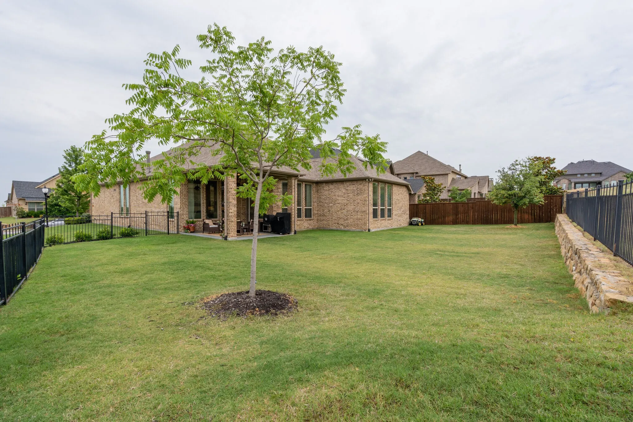 Single Family Residence For Rent in Denton County , 6200 Savannah Oak Trail, Flower Mound, Texas 76226, 4 Bedroom, 3 Bathroom, 3 Garage spaces, 2,837 Sqft, built in 2015, mls#21385034, Real Estate Agent in Flower Mound, Homes For Rent in Denton county, Homes For Rent in Flower Mound, Realtor in Flower Mound Texas, Real Estate Brokerage Independent Realty Texas, Luminita Cordes Realtor