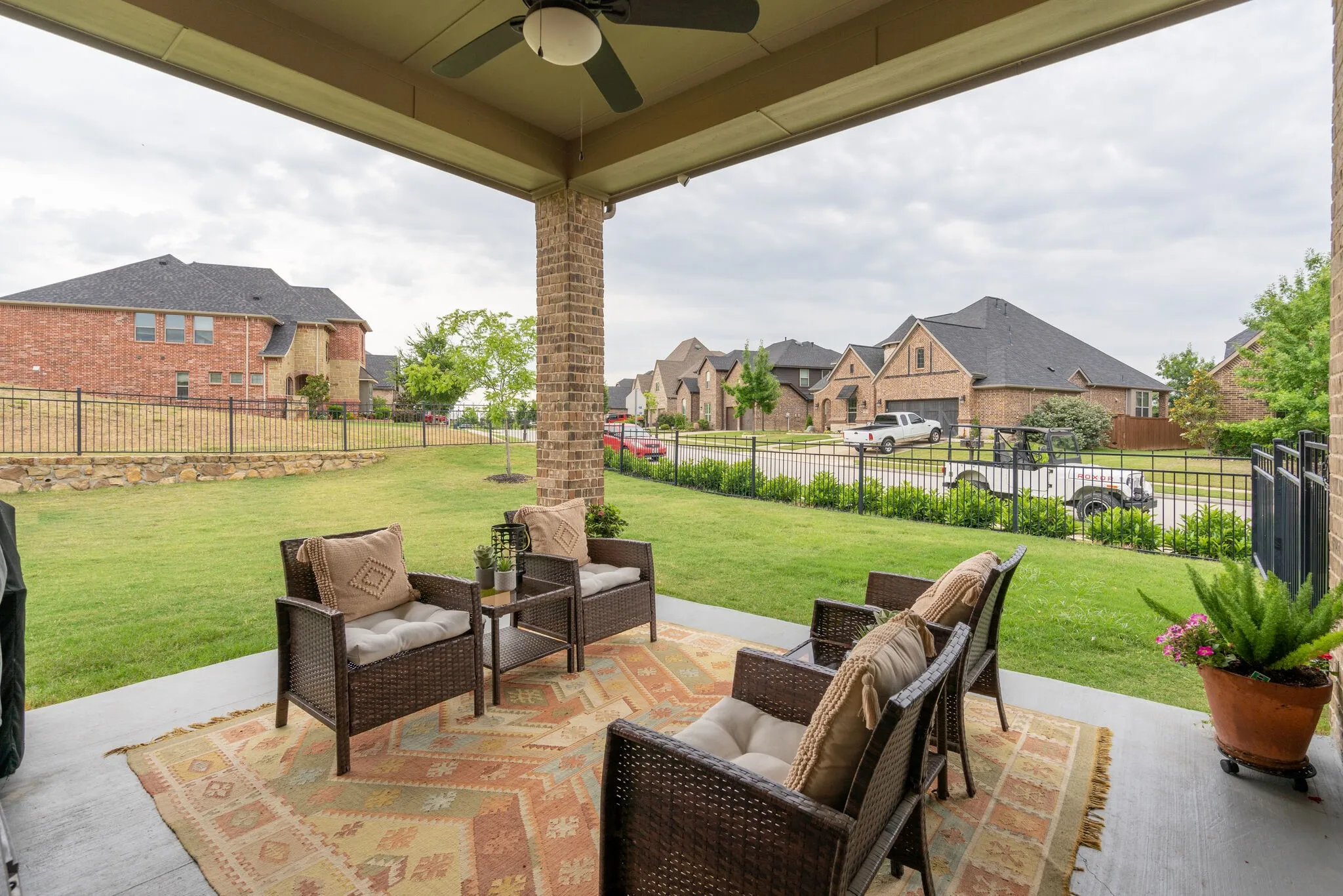 Single Family Residence For Rent in Denton County , 6200 Savannah Oak Trail, Flower Mound, Texas 76226, 4 Bedroom, 3 Bathroom, 3 Garage spaces, 2,837 Sqft, built in 2015, mls#21385034, Real Estate Agent in Flower Mound, Homes For Rent in Denton county, Homes For Rent in Flower Mound, Realtor in Flower Mound Texas, Real Estate Brokerage Independent Realty Texas, Luminita Cordes Realtor