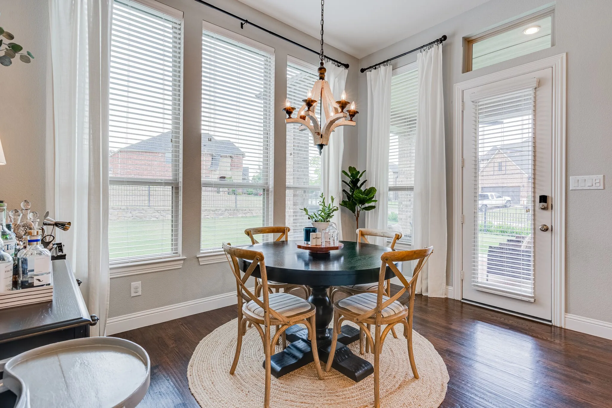 Single Family Residence For Rent in Denton County , 6200 Savannah Oak Trail, Flower Mound, Texas 76226, 4 Bedroom, 3 Bathroom, 3 Garage spaces, 2,837 Sqft, built in 2015, mls#21385034, Real Estate Agent in Flower Mound, Homes For Rent in Denton county, Homes For Rent in Flower Mound, Realtor in Flower Mound Texas, Real Estate Brokerage Independent Realty Texas, Luminita Cordes Realtor