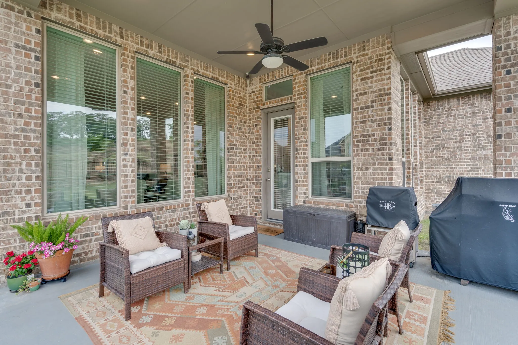 Single Family Residence For Rent in Denton County , 6200 Savannah Oak Trail, Flower Mound, Texas 76226, 4 Bedroom, 3 Bathroom, 3 Garage spaces, 2,837 Sqft, built in 2015, mls#21385034, Real Estate Agent in Flower Mound, Homes For Rent in Denton county, Homes For Rent in Flower Mound, Realtor in Flower Mound Texas, Real Estate Brokerage Independent Realty Texas, Luminita Cordes Realtor