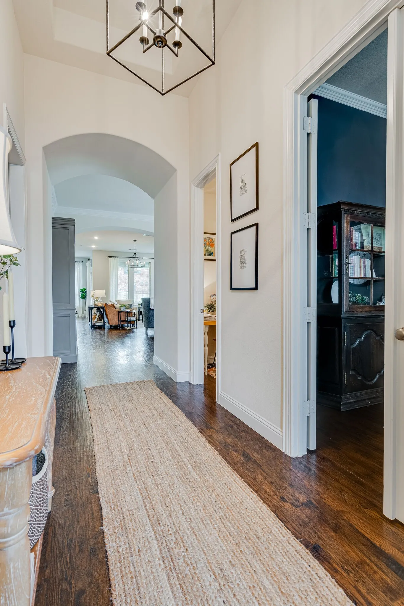 Single Family Residence For Rent in Denton County , 6200 Savannah Oak Trail, Flower Mound, Texas 76226, 4 Bedroom, 3 Bathroom, 3 Garage spaces, 2,837 Sqft, built in 2015, mls#21385034, Real Estate Agent in Flower Mound, Homes For Rent in Denton county, Homes For Rent in Flower Mound, Realtor in Flower Mound Texas, Real Estate Brokerage Independent Realty Texas, Luminita Cordes Realtor