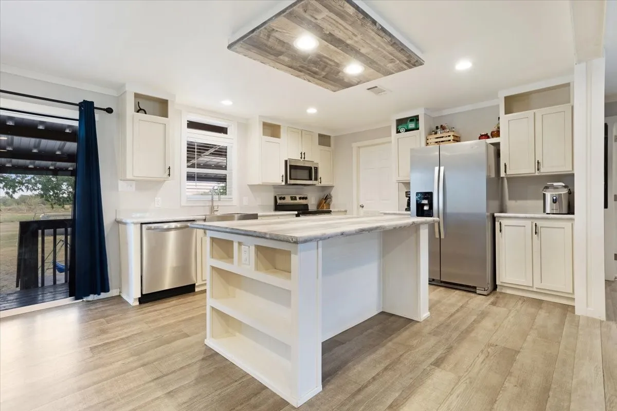 Manufactured Home For Sale in Hunt County , 4251 County Road 4413, Commerce, Texas 75428, 3 Bedroom, 2 Bathroom, Garage spaces, 1,792 Sqft, built in 2022, mls#21385143, Real Estate Agent in Commerce, Homes For Sale in Hunt county, Homes For Sale in Commerce, Realtor in Commerce Texas, Real Estate Brokerage Independent Realty Texas, Luminita Cordes Realtor