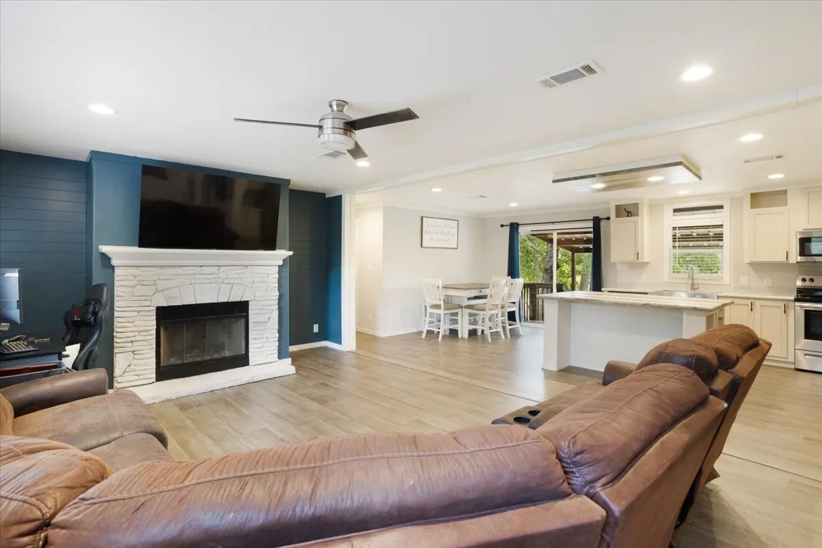 Manufactured Home For Sale in Hunt County , 4251 County Road 4413, Commerce, Texas 75428, 3 Bedroom, 2 Bathroom, Garage spaces, 1,792 Sqft, built in 2022, mls#21385143, Real Estate Agent in Commerce, Homes For Sale in Hunt county, Homes For Sale in Commerce, Realtor in Commerce Texas, Real Estate Brokerage Independent Realty Texas, Luminita Cordes Realtor
