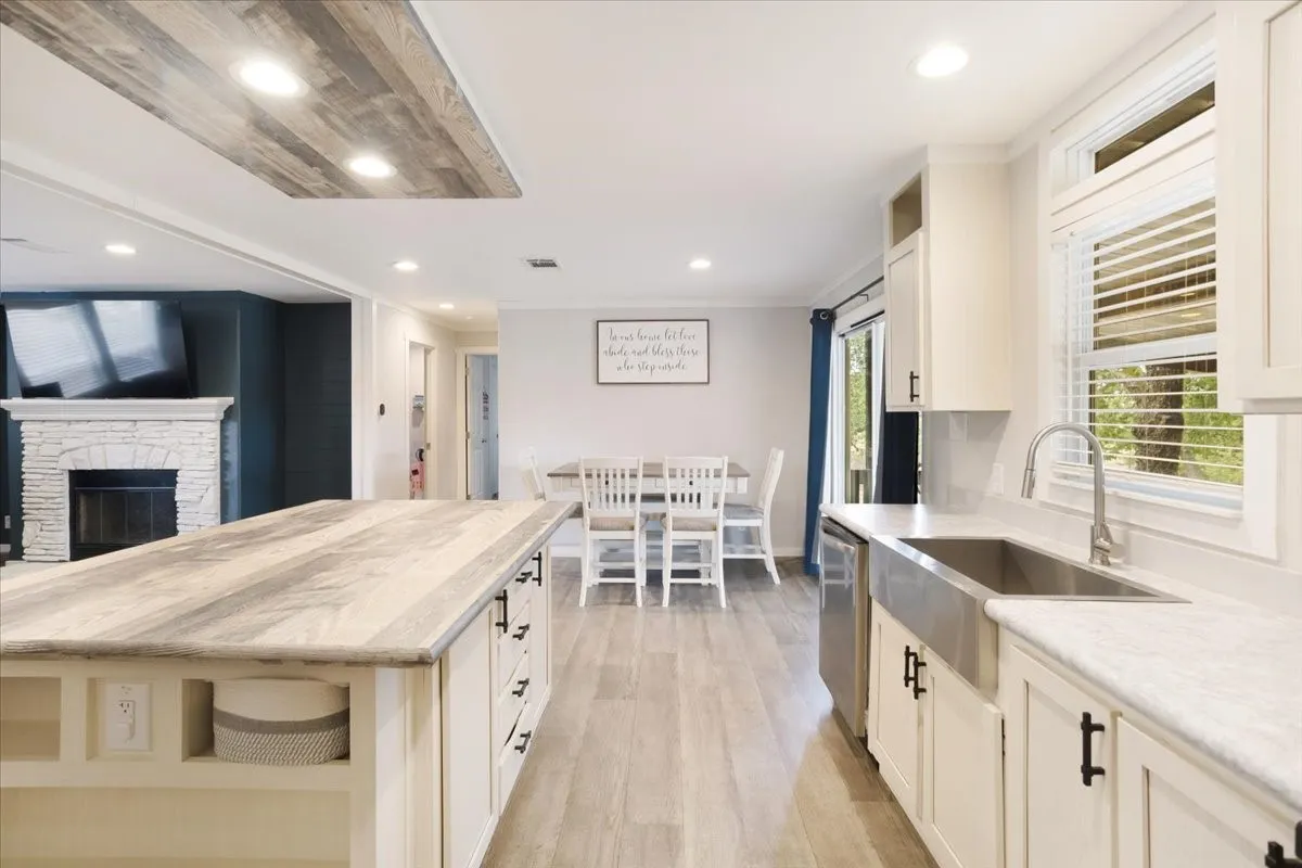 Manufactured Home For Sale in Hunt County , 4251 County Road 4413, Commerce, Texas 75428, 3 Bedroom, 2 Bathroom, Garage spaces, 1,792 Sqft, built in 2022, mls#21385143, Real Estate Agent in Commerce, Homes For Sale in Hunt county, Homes For Sale in Commerce, Realtor in Commerce Texas, Real Estate Brokerage Independent Realty Texas, Luminita Cordes Realtor