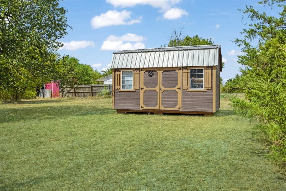 Manufactured Home For Sale in Hunt County , 4251 County Road 4413, Commerce, Texas 75428, 3 Bedroom, 2 Bathroom, Garage spaces, 1,792 Sqft, built in 2022, mls#21385143, Real Estate Agent in Commerce, Homes For Sale in Hunt county, Homes For Sale in Commerce, Realtor in Commerce Texas, Real Estate Brokerage Independent Realty Texas, Luminita Cordes Realtor