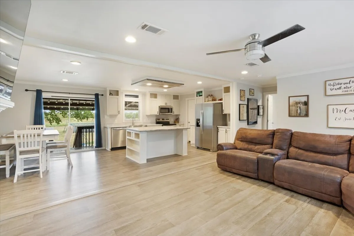 Manufactured Home For Sale in Hunt County , 4251 County Road 4413, Commerce, Texas 75428, 3 Bedroom, 2 Bathroom, Garage spaces, 1,792 Sqft, built in 2022, mls#21385143, Real Estate Agent in Commerce, Homes For Sale in Hunt county, Homes For Sale in Commerce, Realtor in Commerce Texas, Real Estate Brokerage Independent Realty Texas, Luminita Cordes Realtor