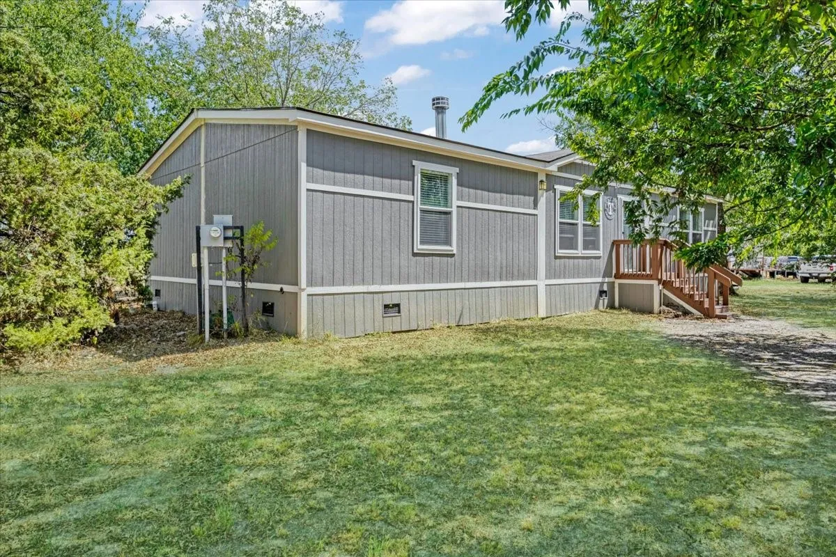 Manufactured Home For Sale in Hunt County , 4251 County Road 4413, Commerce, Texas 75428, 3 Bedroom, 2 Bathroom, Garage spaces, 1,792 Sqft, built in 2022, mls#21385143, Real Estate Agent in Commerce, Homes For Sale in Hunt county, Homes For Sale in Commerce, Realtor in Commerce Texas, Real Estate Brokerage Independent Realty Texas, Luminita Cordes Realtor