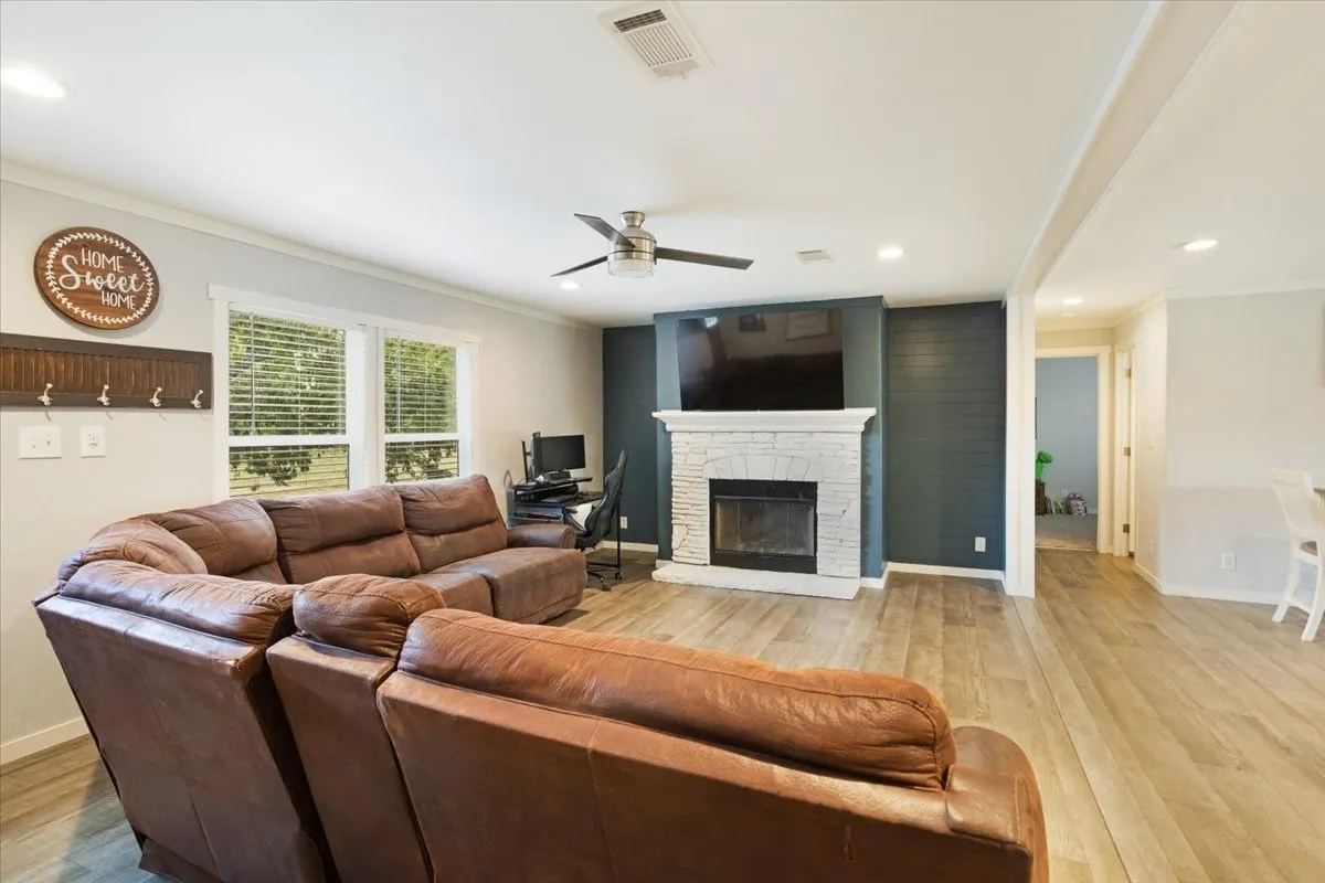 Manufactured Home For Sale in Hunt County , 4251 County Road 4413, Commerce, Texas 75428, 3 Bedroom, 2 Bathroom, Garage spaces, 1,792 Sqft, built in 2022, mls#21385143, Real Estate Agent in Commerce, Homes For Sale in Hunt county, Homes For Sale in Commerce, Realtor in Commerce Texas, Real Estate Brokerage Independent Realty Texas, Luminita Cordes Realtor