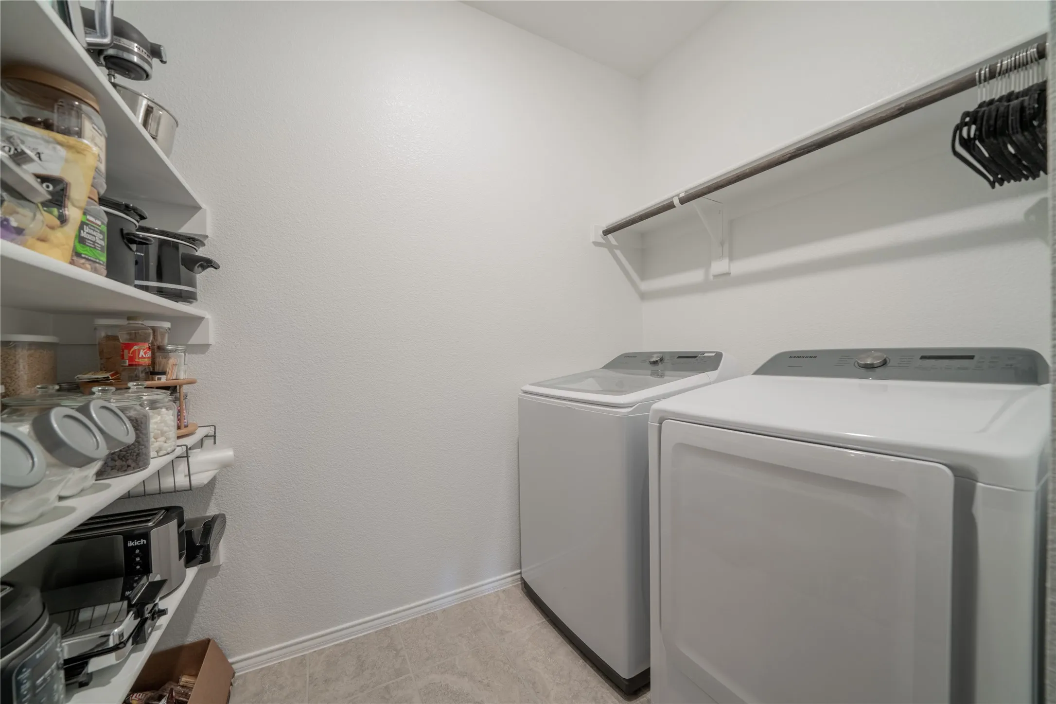 Single Family Residence For Rent in Denton County , 1304 Coyote Ridge, Aubrey, Texas 76227, 4 Bedroom, 2 Bathroom, 2 Garage spaces, 1,866 Sqft, built in 2020, mls#21385153, Real Estate Agent in Aubrey, Homes For Rent in Denton county, Homes For Rent in Aubrey, Realtor in Aubrey Texas, Real Estate Brokerage Independent Realty Texas, Luminita Cordes Realtor