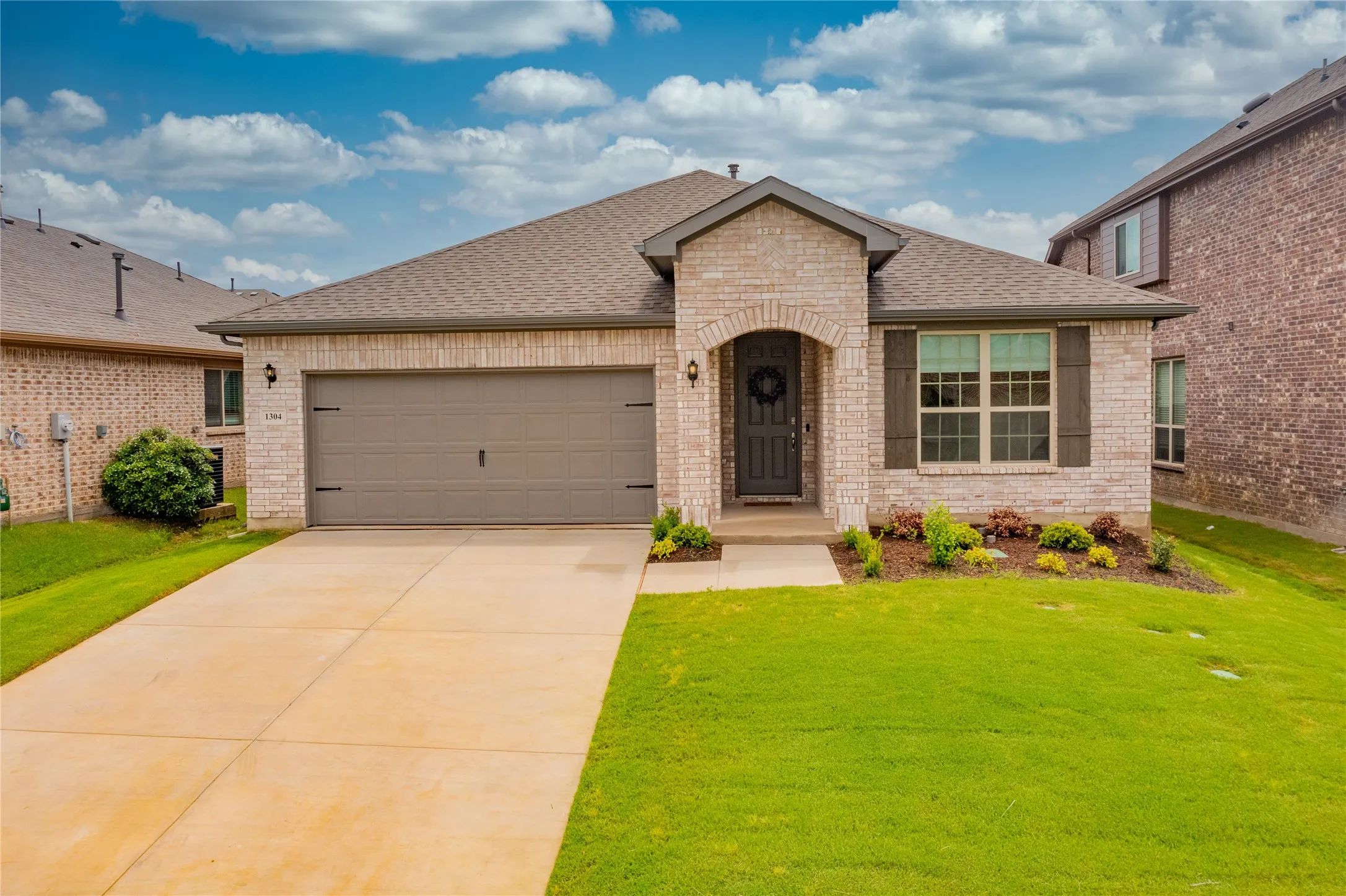 Single Family Residence For Rent in Denton County , 1304 Coyote Ridge, Aubrey, Texas 76227, 4 Bedroom, 2 Bathroom, 2 Garage spaces, 1,866 Sqft, built in 2020, mls#21385153, Real Estate Agent in Aubrey, Homes For Rent in Denton county, Homes For Rent in Aubrey, Realtor in Aubrey Texas, Real Estate Brokerage Independent Realty Texas, Luminita Cordes Realtor