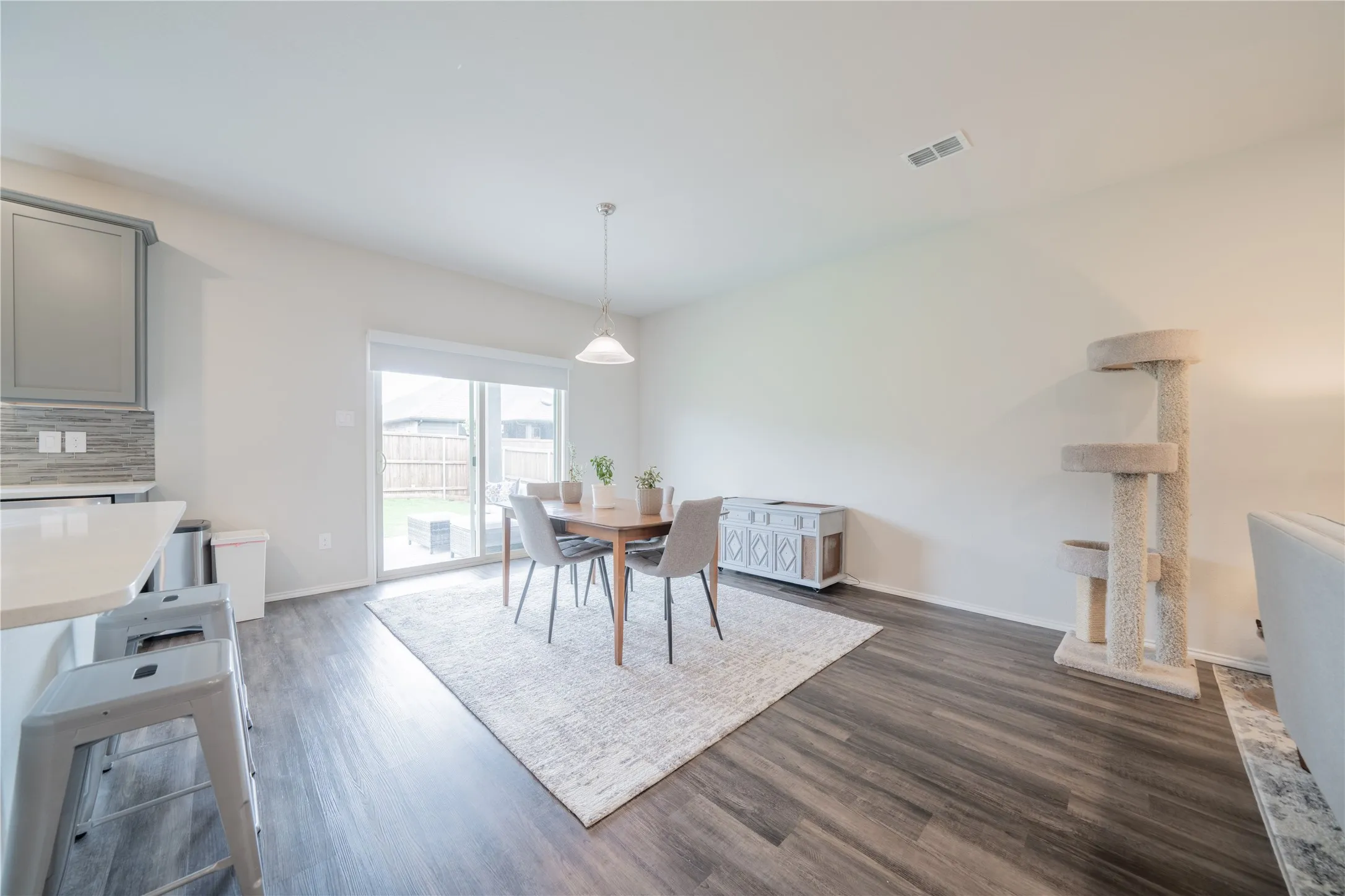 Single Family Residence For Rent in Denton County , 1304 Coyote Ridge, Aubrey, Texas 76227, 4 Bedroom, 2 Bathroom, 2 Garage spaces, 1,866 Sqft, built in 2020, mls#21385153, Real Estate Agent in Aubrey, Homes For Rent in Denton county, Homes For Rent in Aubrey, Realtor in Aubrey Texas, Real Estate Brokerage Independent Realty Texas, Luminita Cordes Realtor