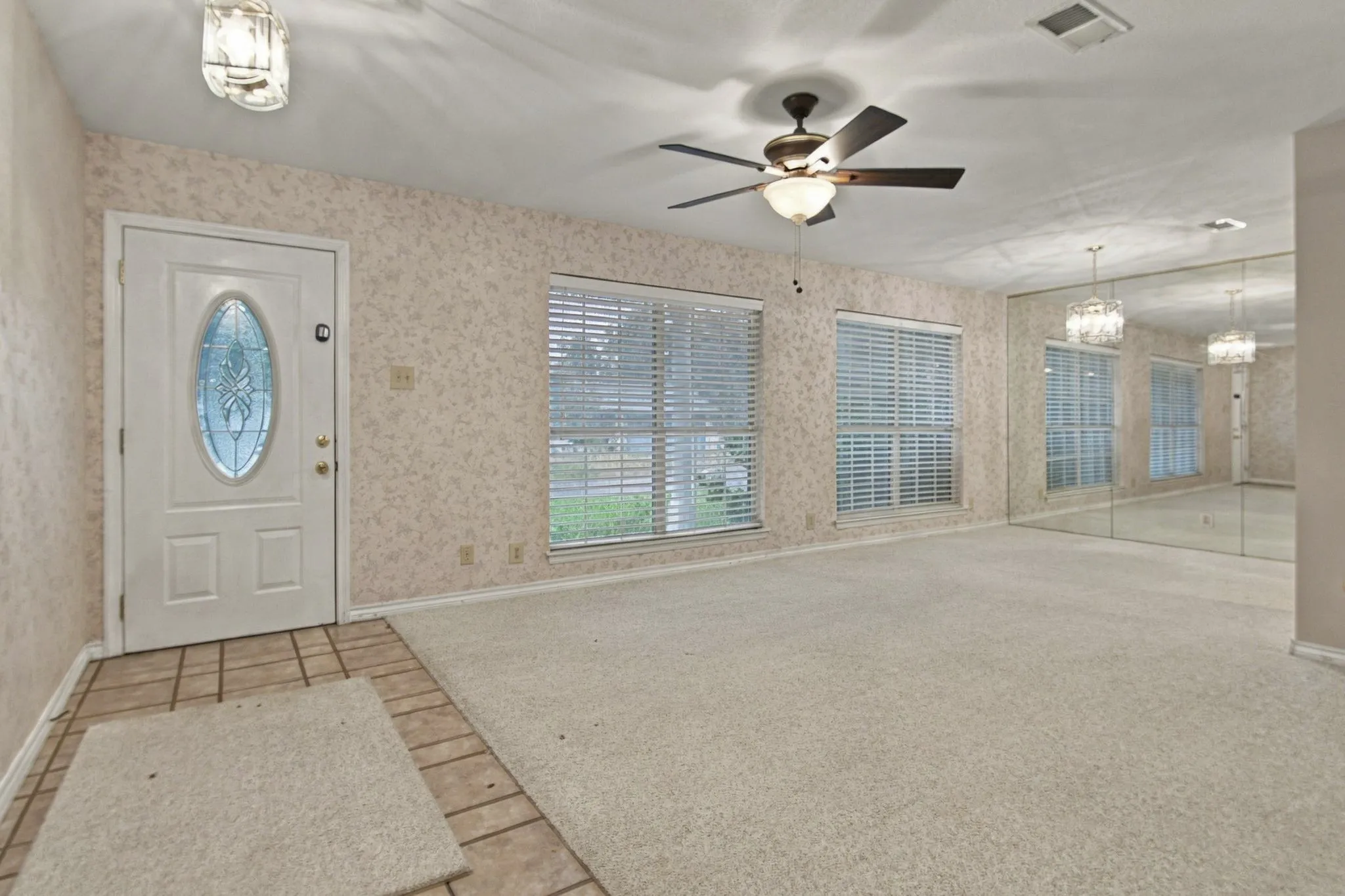Single Family Residence For Sale in Tarrant County , 408 Englewood Lane, Hurst, Texas 76053, 3 Bedroom, 2 Bathroom, 2 Garage spaces, 1,772 Sqft, built in 1966, mls#21385154, Real Estate Agent in Hurst, Homes For Sale in Tarrant county, Homes For Sale in Hurst, Realtor in Hurst Texas, Real Estate Brokerage Independent Realty Texas, Luminita Cordes Realtor
