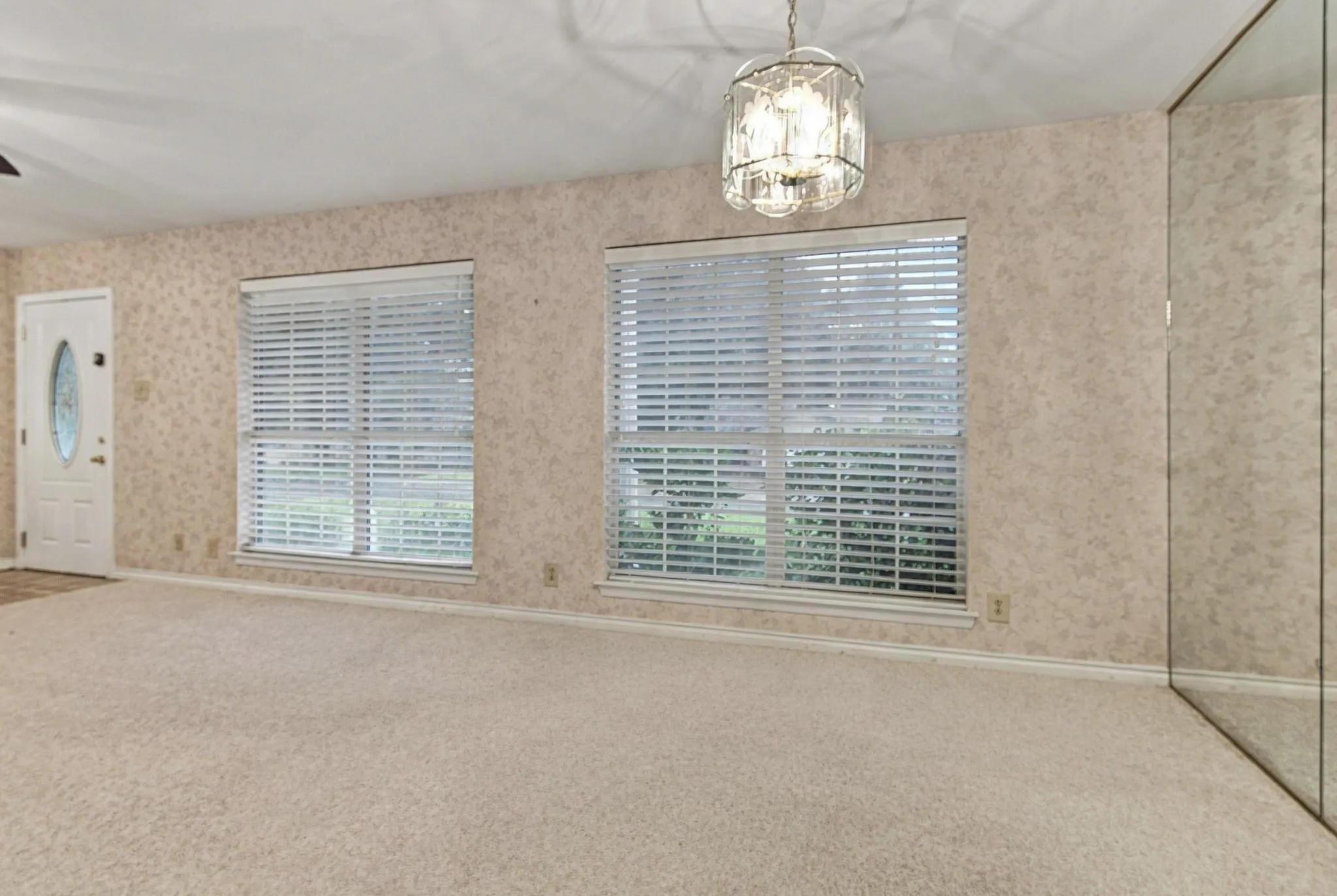 Single Family Residence For Sale in Tarrant County , 408 Englewood Lane, Hurst, Texas 76053, 3 Bedroom, 2 Bathroom, 2 Garage spaces, 1,772 Sqft, built in 1966, mls#21385154, Real Estate Agent in Hurst, Homes For Sale in Tarrant county, Homes For Sale in Hurst, Realtor in Hurst Texas, Real Estate Brokerage Independent Realty Texas, Luminita Cordes Realtor