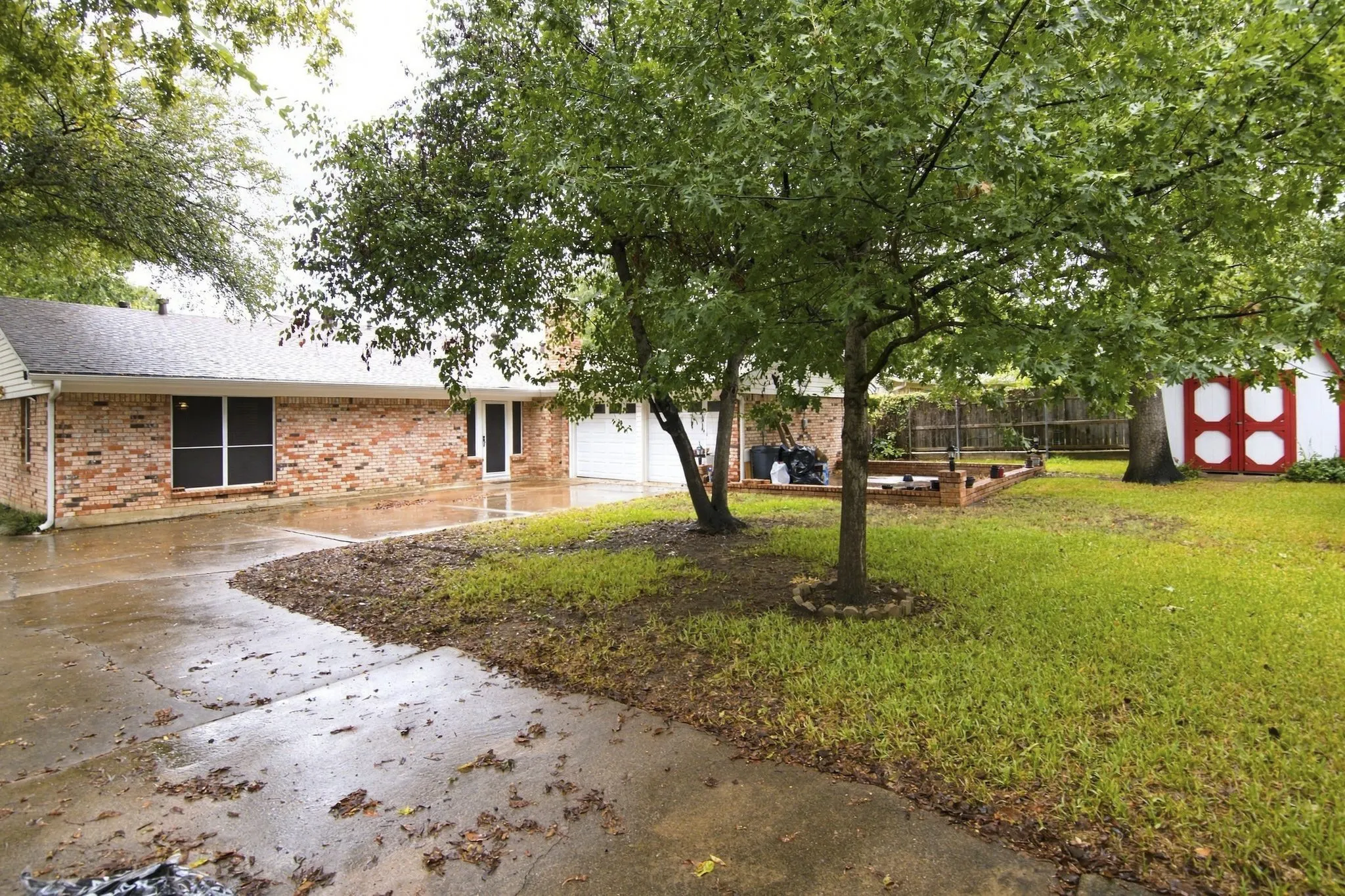 Single Family Residence For Sale in Tarrant County , 408 Englewood Lane, Hurst, Texas 76053, 3 Bedroom, 2 Bathroom, 2 Garage spaces, 1,772 Sqft, built in 1966, mls#21385154, Real Estate Agent in Hurst, Homes For Sale in Tarrant county, Homes For Sale in Hurst, Realtor in Hurst Texas, Real Estate Brokerage Independent Realty Texas, Luminita Cordes Realtor