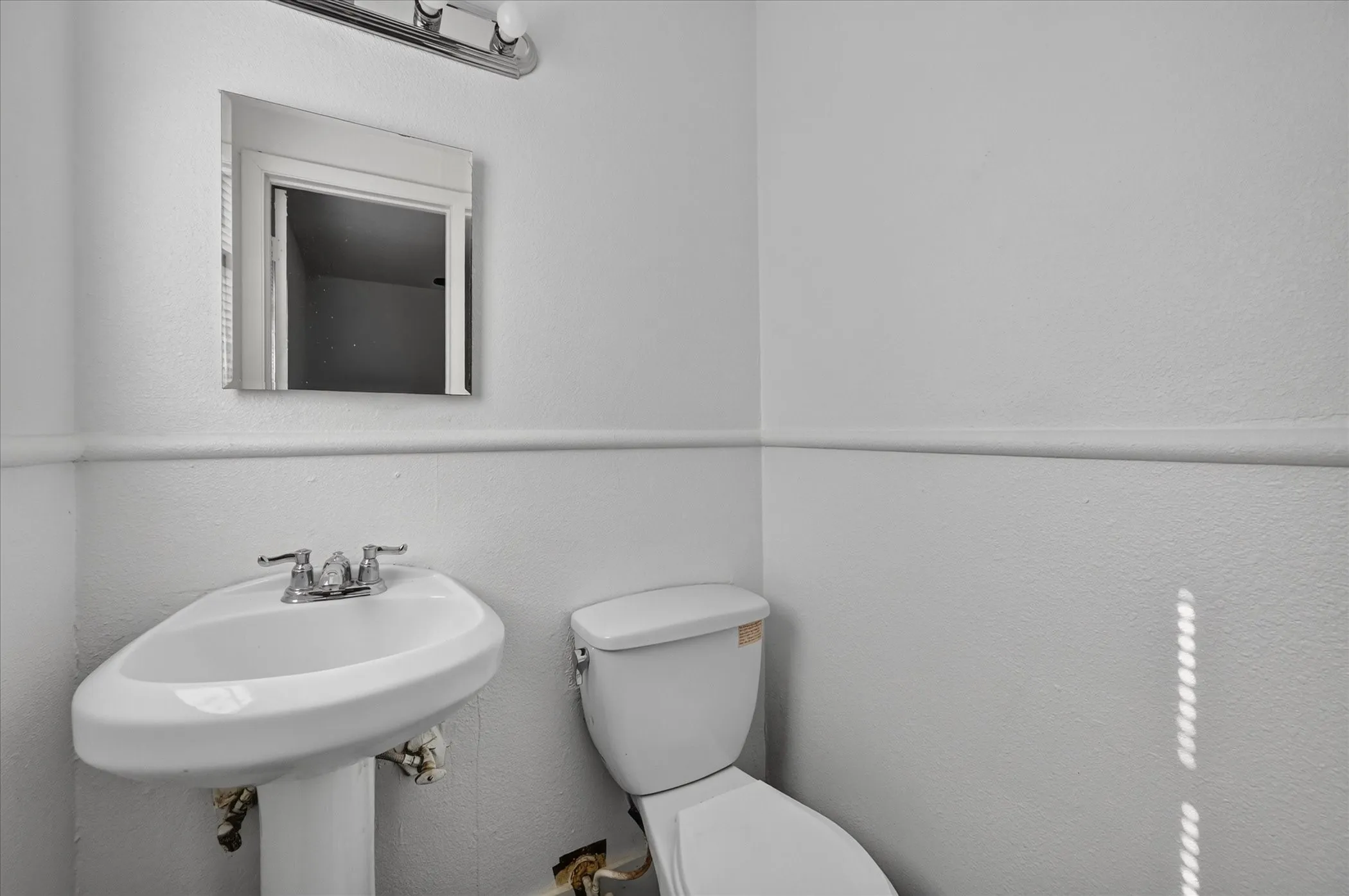Single Family Residence For Sale in Tarrant County , 4809 Melinda Drive, Forest Hill, Texas 76119, 4 Bedroom, 2 Bathroom, Garage spaces, 1,417 Sqft, built in 1960, mls#21383189, Real Estate Agent in Forest Hill, Homes For Sale in Tarrant county, Homes For Sale in Forest Hill, Realtor in Forest Hill Texas, Real Estate Brokerage Independent Realty Texas, Luminita Cordes Realtor