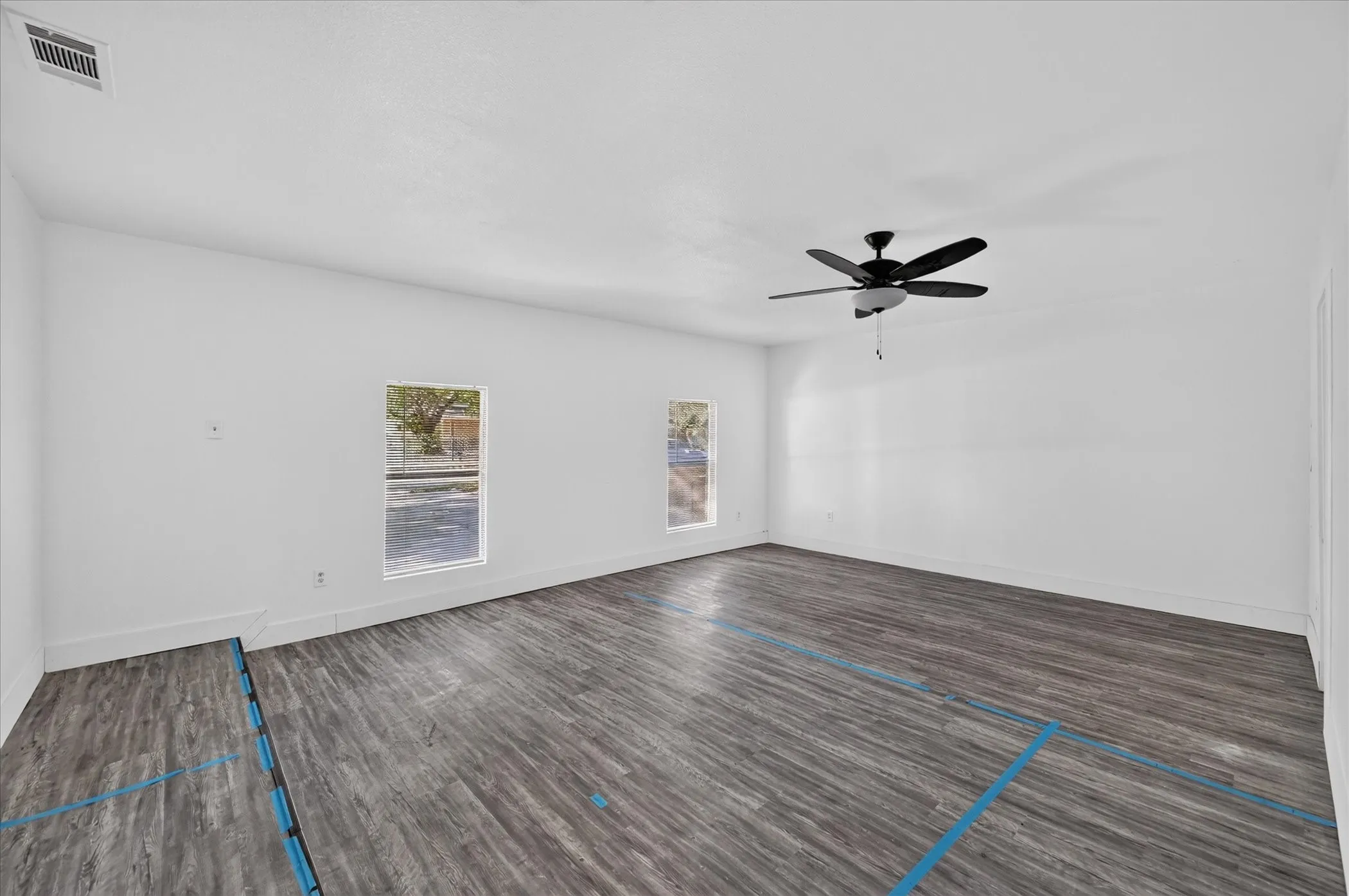 Single Family Residence For Sale in Tarrant County , 4809 Melinda Drive, Forest Hill, Texas 76119, 4 Bedroom, 2 Bathroom, Garage spaces, 1,417 Sqft, built in 1960, mls#21383189, Real Estate Agent in Forest Hill, Homes For Sale in Tarrant county, Homes For Sale in Forest Hill, Realtor in Forest Hill Texas, Real Estate Brokerage Independent Realty Texas, Luminita Cordes Realtor