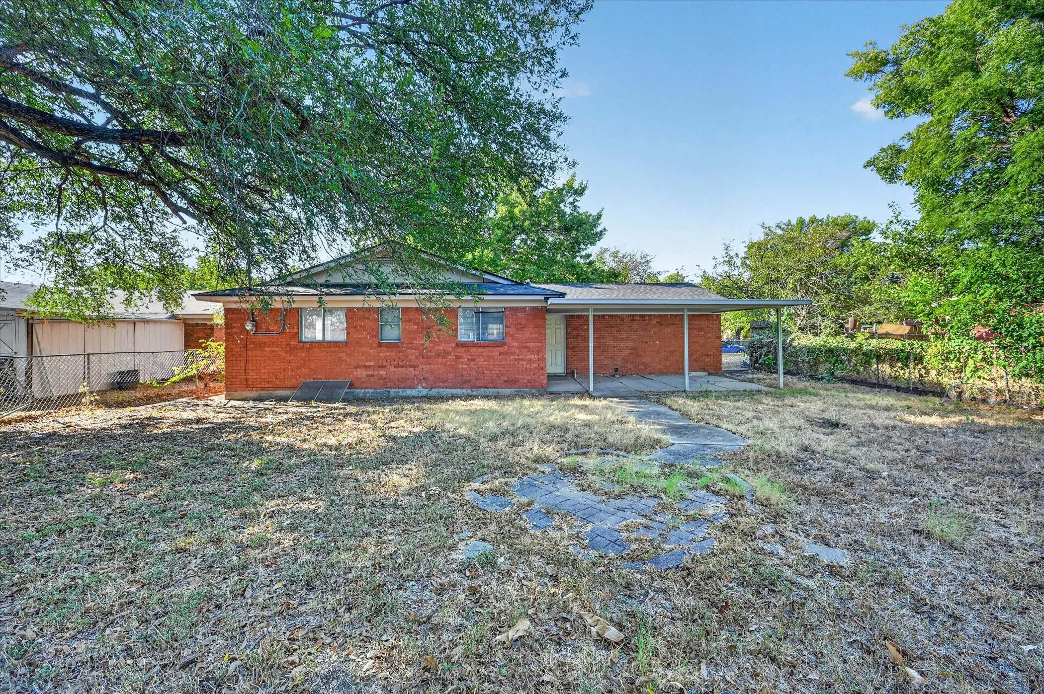 Single Family Residence For Sale in Tarrant County , 4809 Melinda Drive, Forest Hill, Texas 76119, 4 Bedroom, 2 Bathroom, Garage spaces, 1,417 Sqft, built in 1960, mls#21383189, Real Estate Agent in Forest Hill, Homes For Sale in Tarrant county, Homes For Sale in Forest Hill, Realtor in Forest Hill Texas, Real Estate Brokerage Independent Realty Texas, Luminita Cordes Realtor