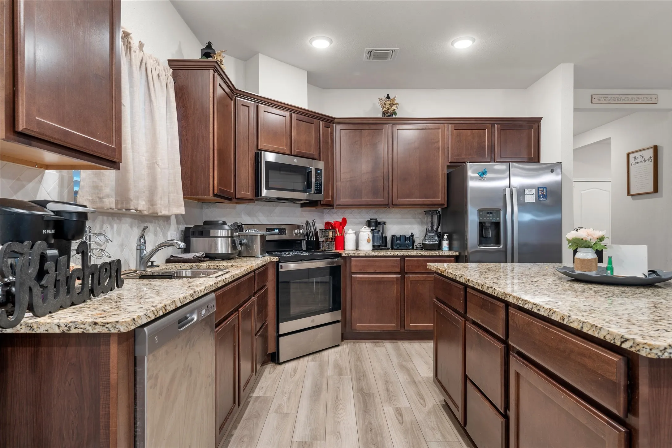 Single Family Residence For Sale in Mc Lennan County , 11125 Solar Street, Waco, Texas 76655, 4 Bedroom, 3 Bathroom, 2 Garage spaces, 1,823 Sqft, built in 2022, mls#21385129, Real Estate Agent in Waco, Homes For Sale in Mc Lennan county, Homes For Sale in Waco, Realtor in Waco Texas, Real Estate Brokerage Independent Realty Texas, Luminita Cordes Realtor