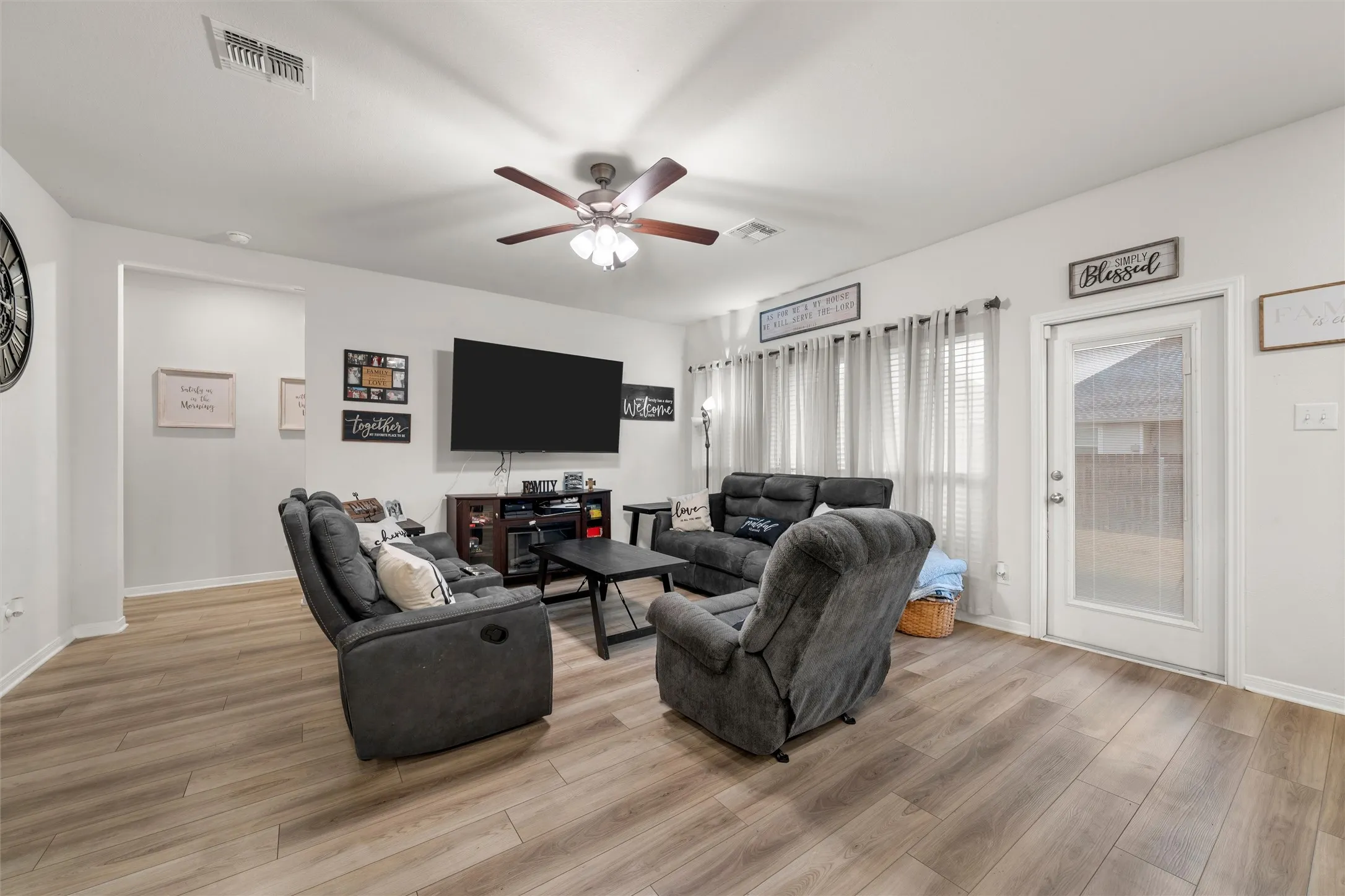 Single Family Residence For Sale in Mc Lennan County , 11125 Solar Street, Waco, Texas 76655, 4 Bedroom, 3 Bathroom, 2 Garage spaces, 1,823 Sqft, built in 2022, mls#21385129, Real Estate Agent in Waco, Homes For Sale in Mc Lennan county, Homes For Sale in Waco, Realtor in Waco Texas, Real Estate Brokerage Independent Realty Texas, Luminita Cordes Realtor