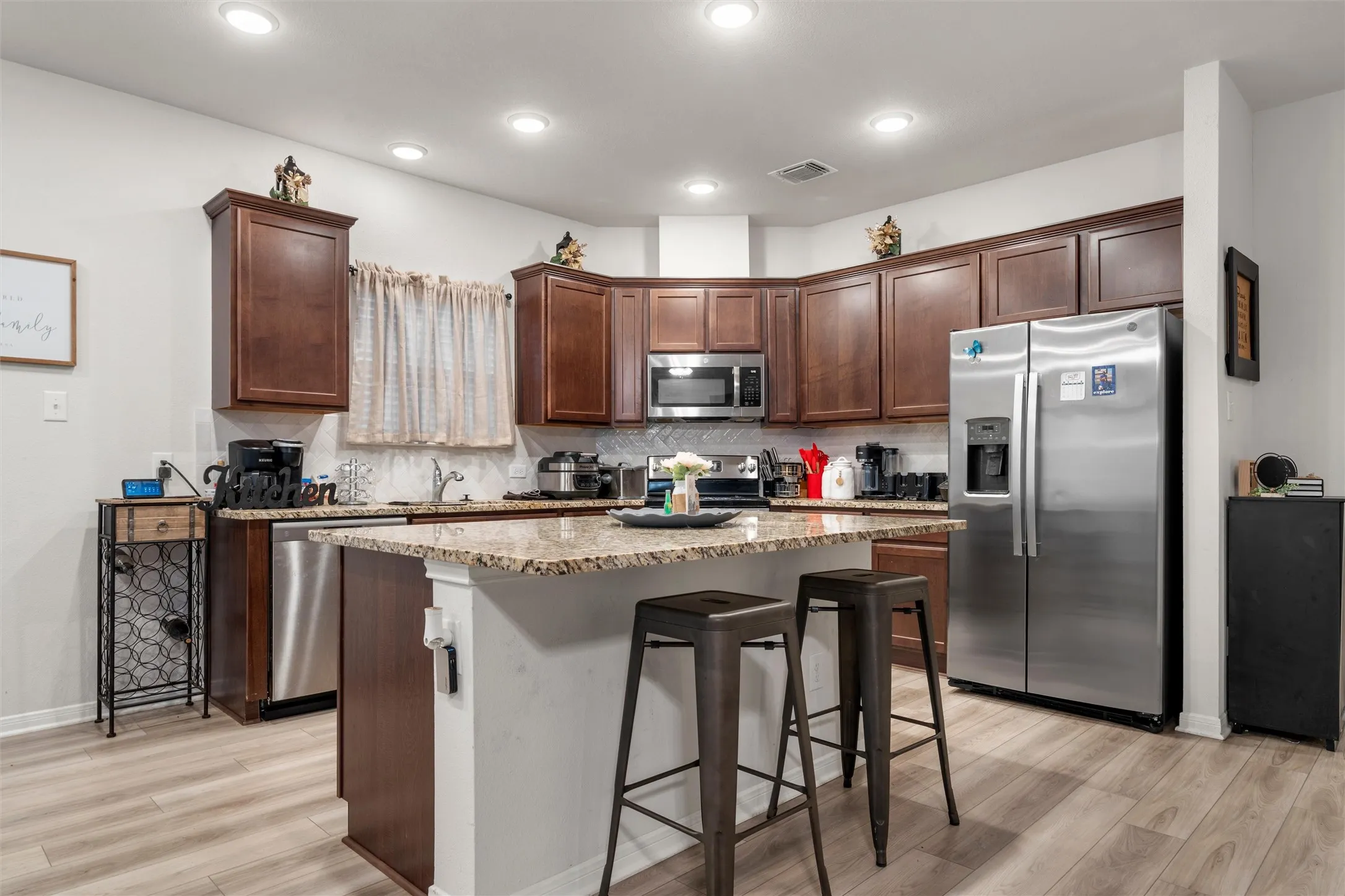 Single Family Residence For Sale in Mc Lennan County , 11125 Solar Street, Waco, Texas 76655, 4 Bedroom, 3 Bathroom, 2 Garage spaces, 1,823 Sqft, built in 2022, mls#21385129, Real Estate Agent in Waco, Homes For Sale in Mc Lennan county, Homes For Sale in Waco, Realtor in Waco Texas, Real Estate Brokerage Independent Realty Texas, Luminita Cordes Realtor