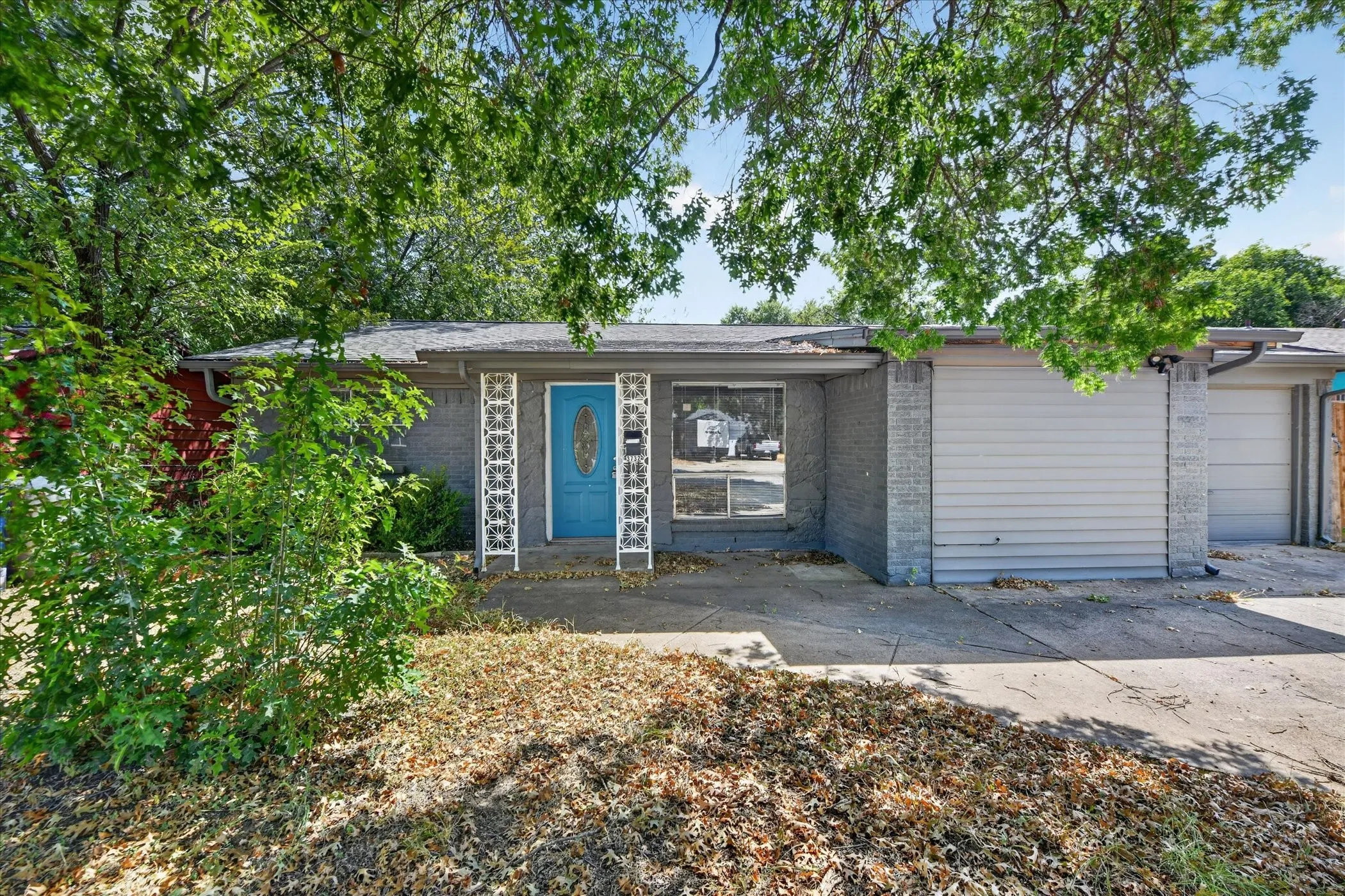 Single Family Residence For Sale in Tarrant County , 3732 Bluebell Drive, Everman, Texas 76140, 4 Bedroom, 2 Bathroom, Garage spaces, 1,387 Sqft, built in 1965, mls#21383207, Real Estate Agent in Everman, Homes For Sale in Tarrant county, Homes For Sale in Everman, Realtor in Everman Texas, Real Estate Brokerage Independent Realty Texas, Luminita Cordes Realtor
